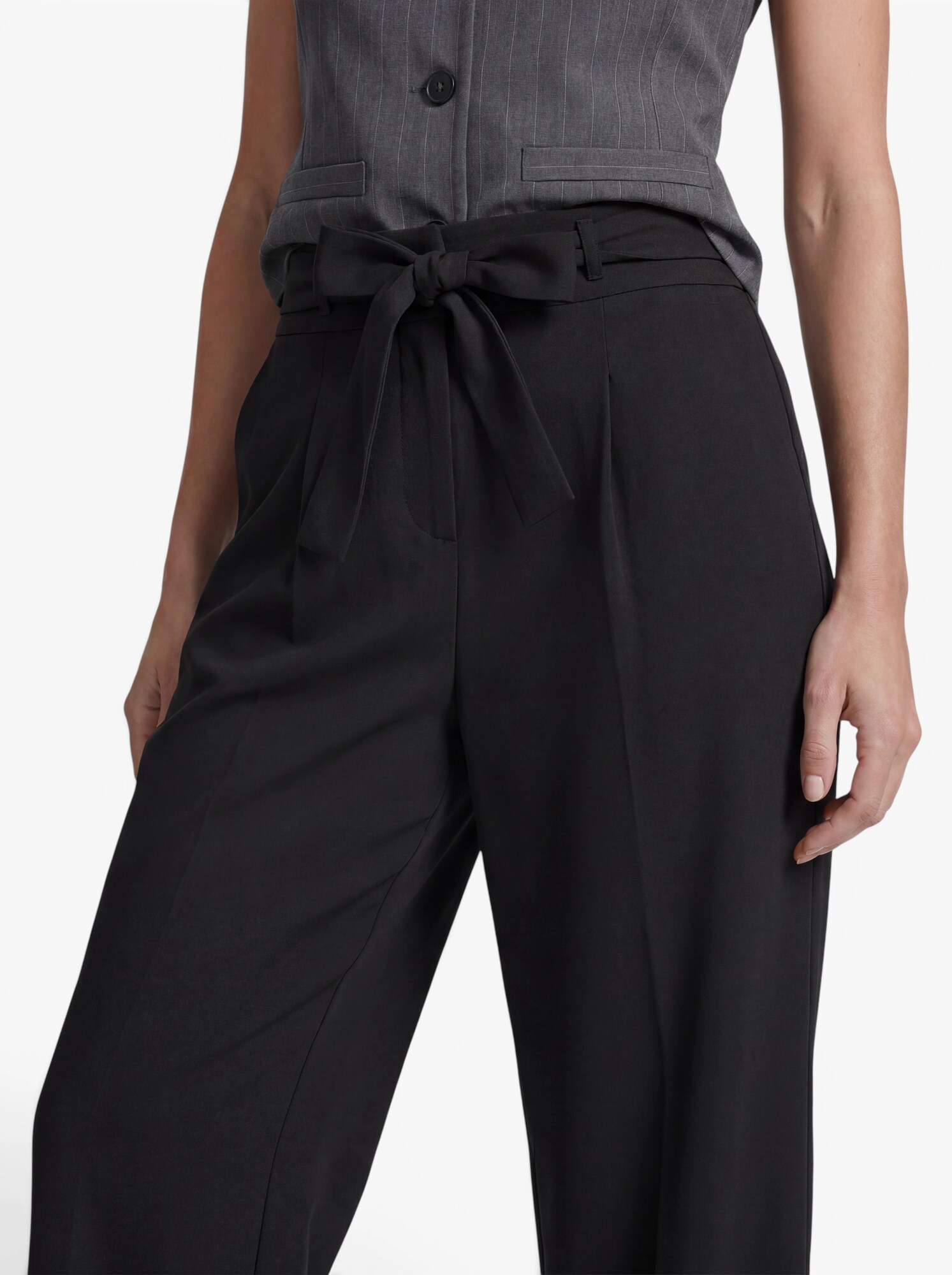 VERO MODA Plisované nohavice 'VMKATELYN'  čierna (obrázok 6)