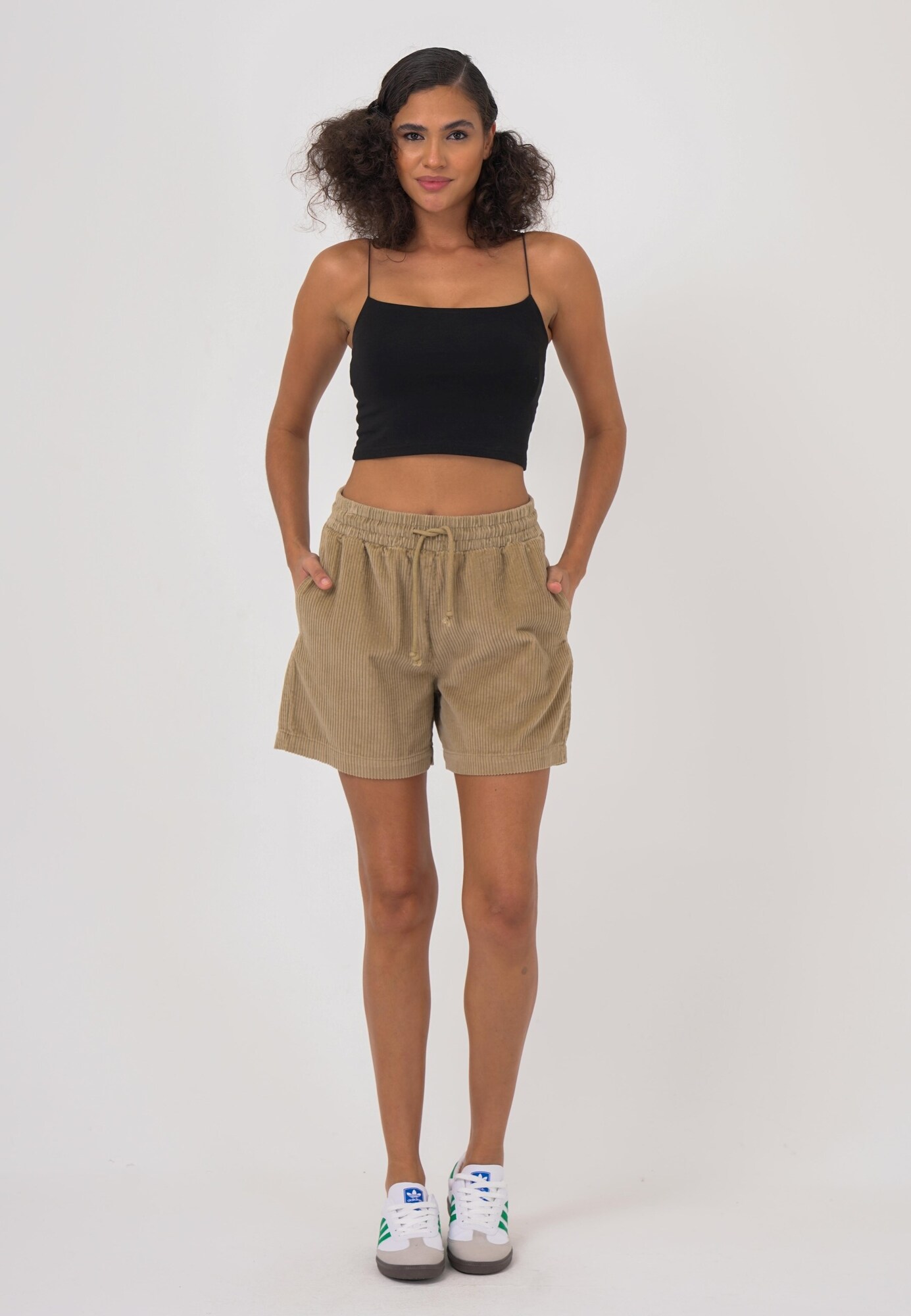 Thumbnail - Shorts 'Mira'