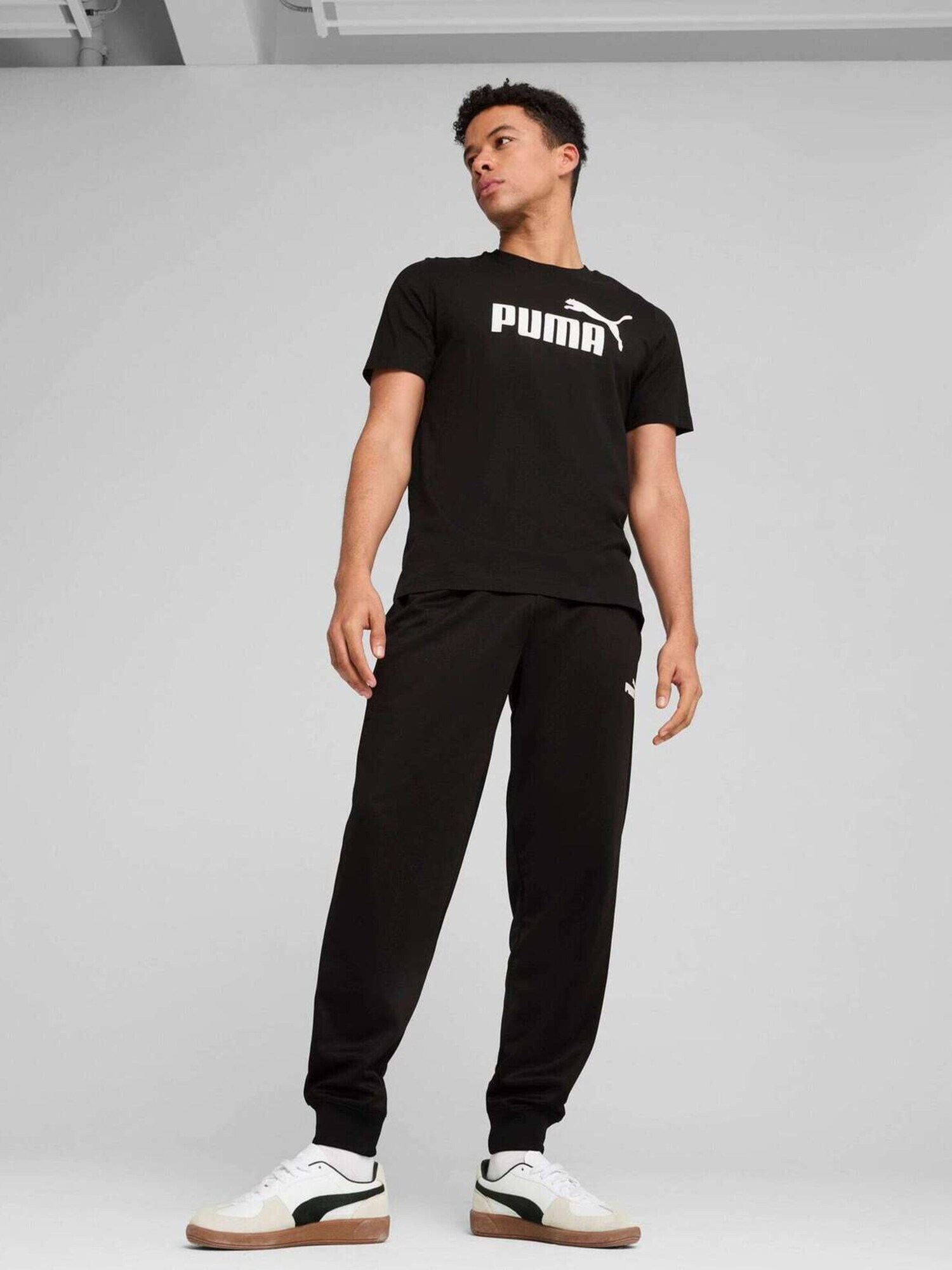 PUMA Camiseta 'Puma Ess No. 1 Logo Tee'  negro – imagen 4
