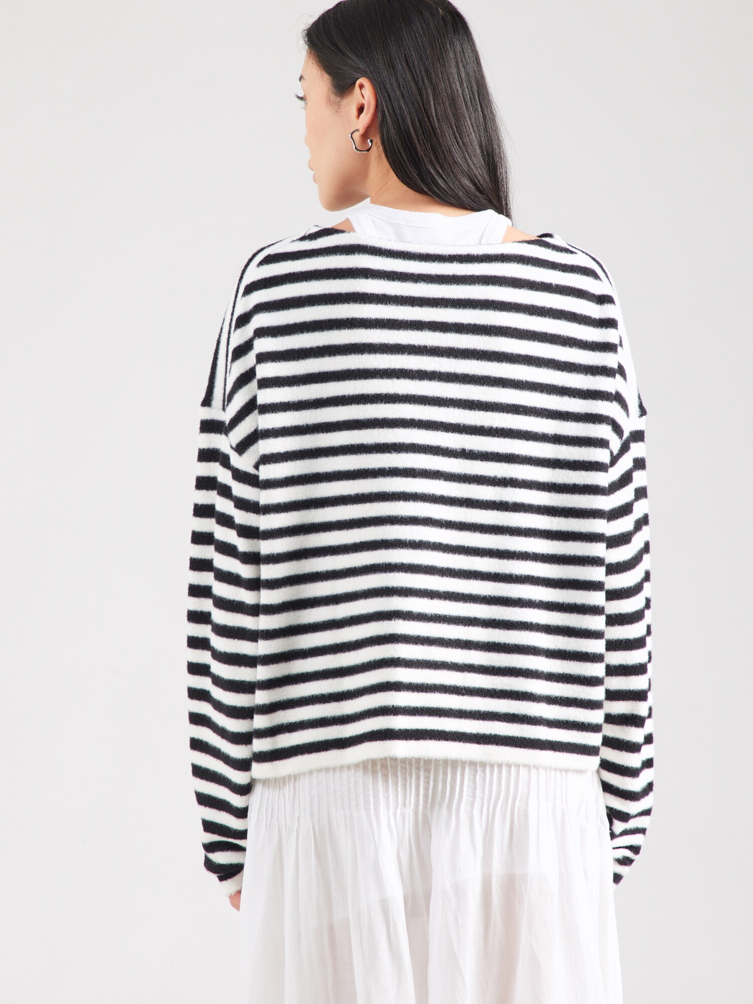 Thumbnail - Pullover