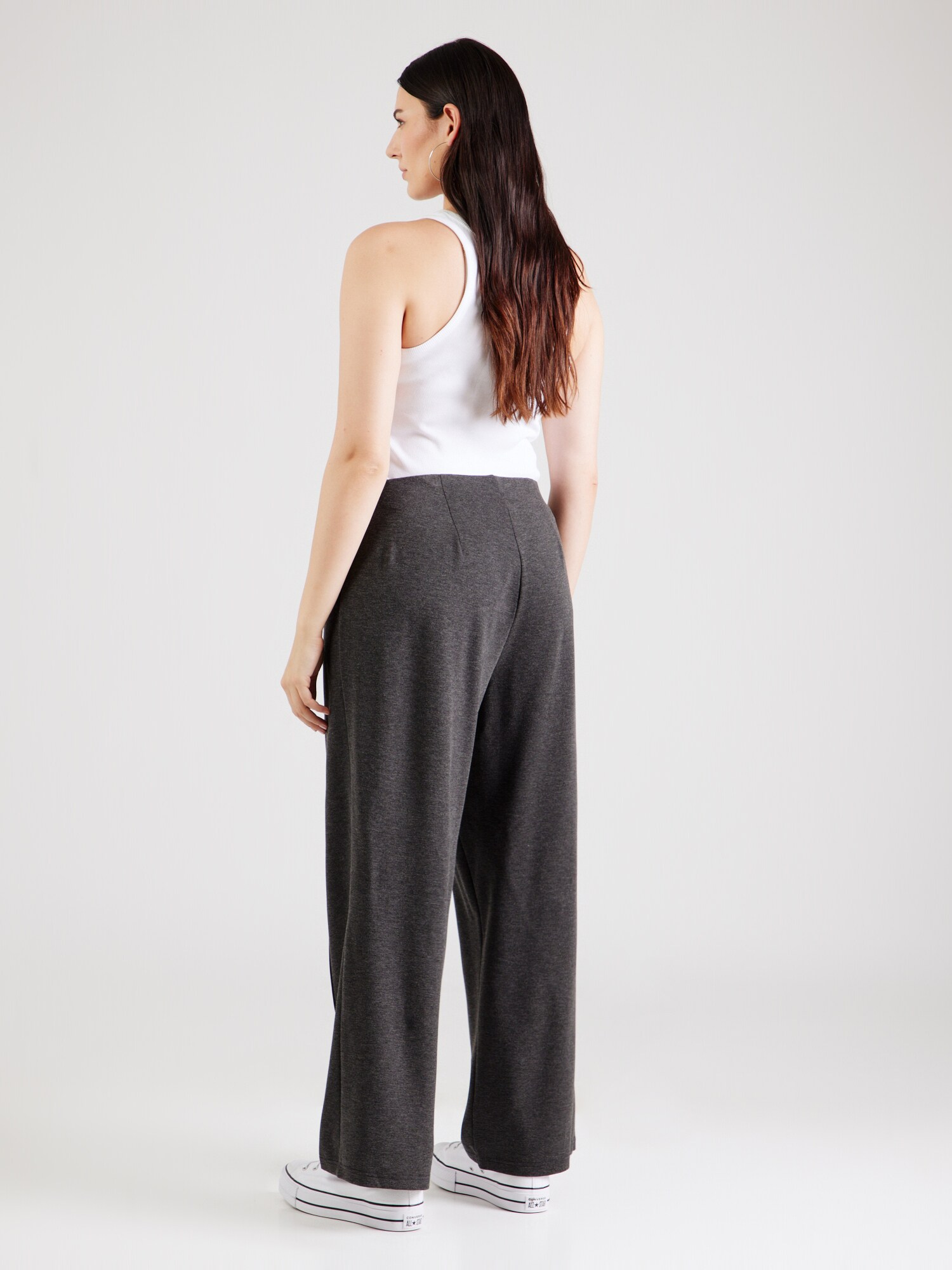 Vero Moda Curve Plisované nohavice 'VMCEva' antracitová (obrázok 4)