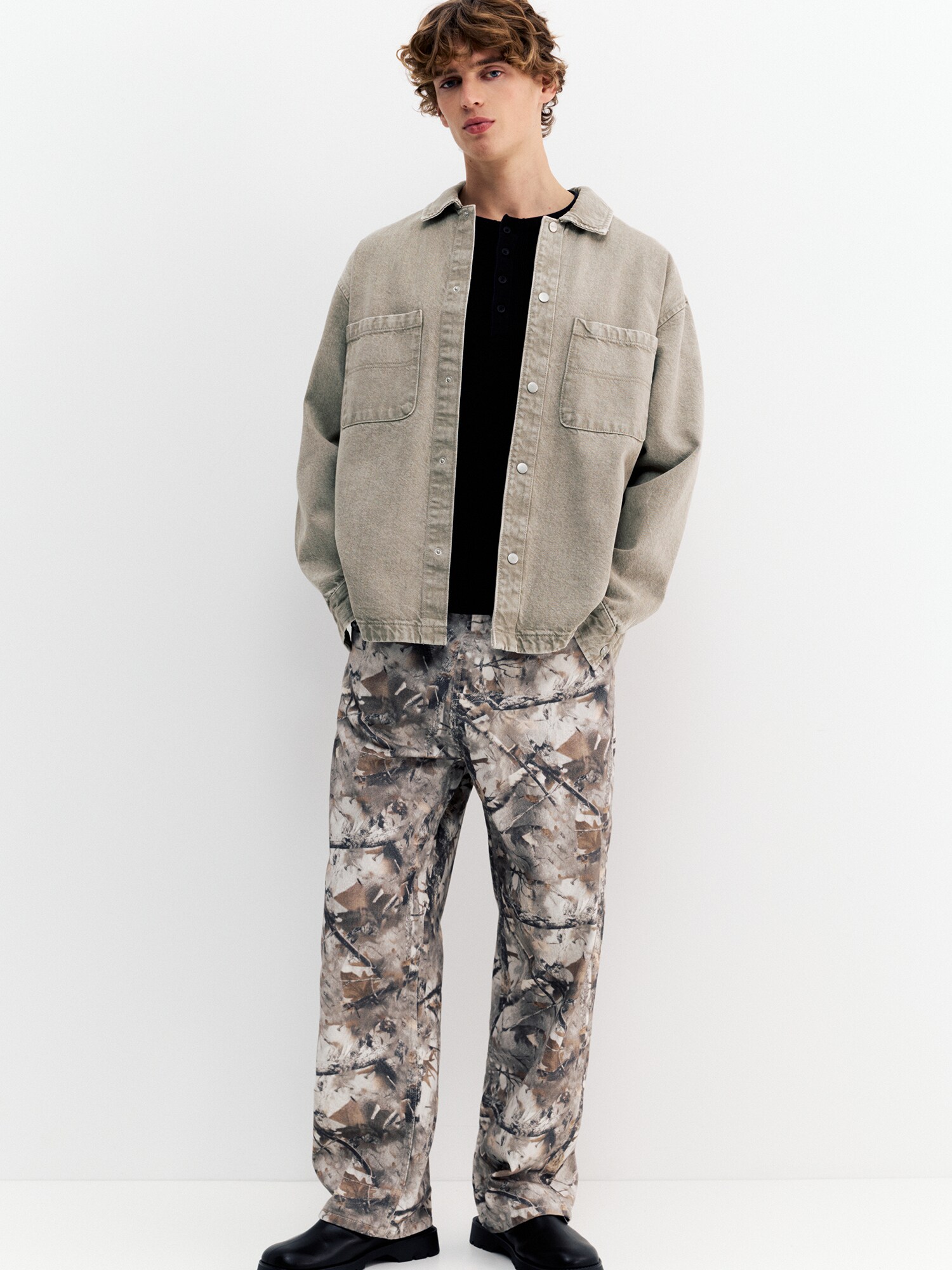 Pull&Bear Prechodná bunda  sivý denim (obrázok 4)