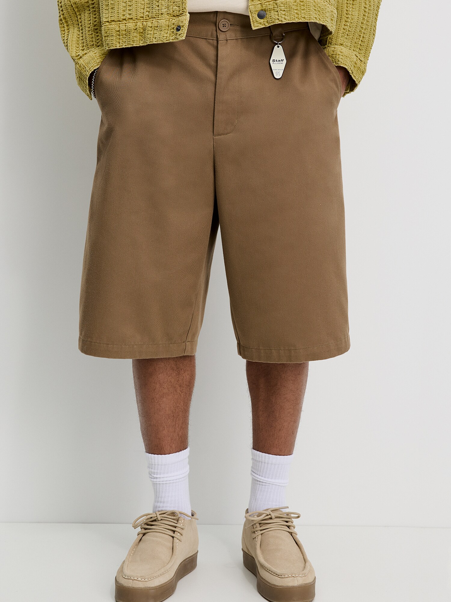 Pull&Bear Chino nadrág  sötét bézs termék 2. képe
