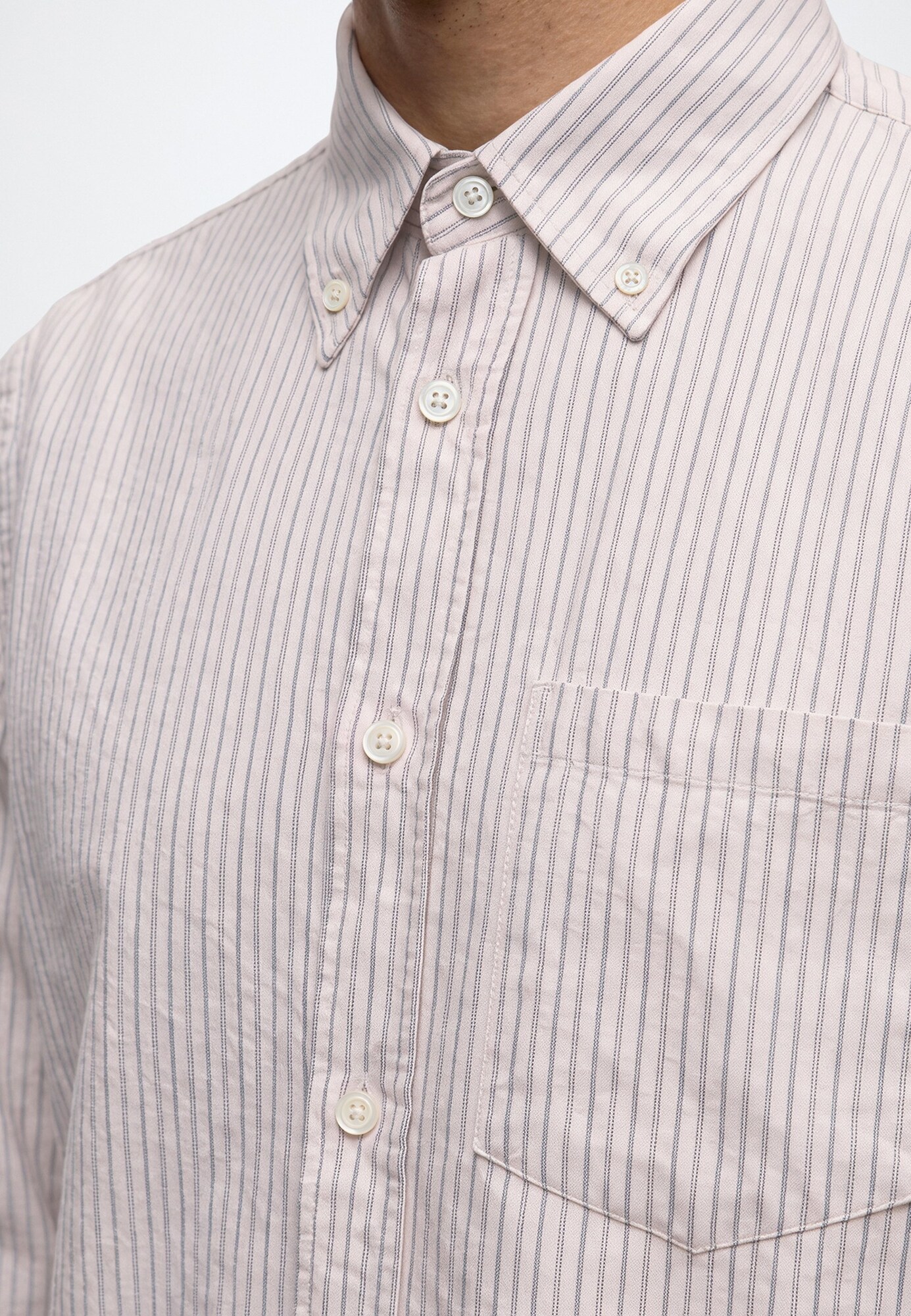 NORSE PROJECTS Camisa 'Lyngkrog'  ecru / gris – imagen 4