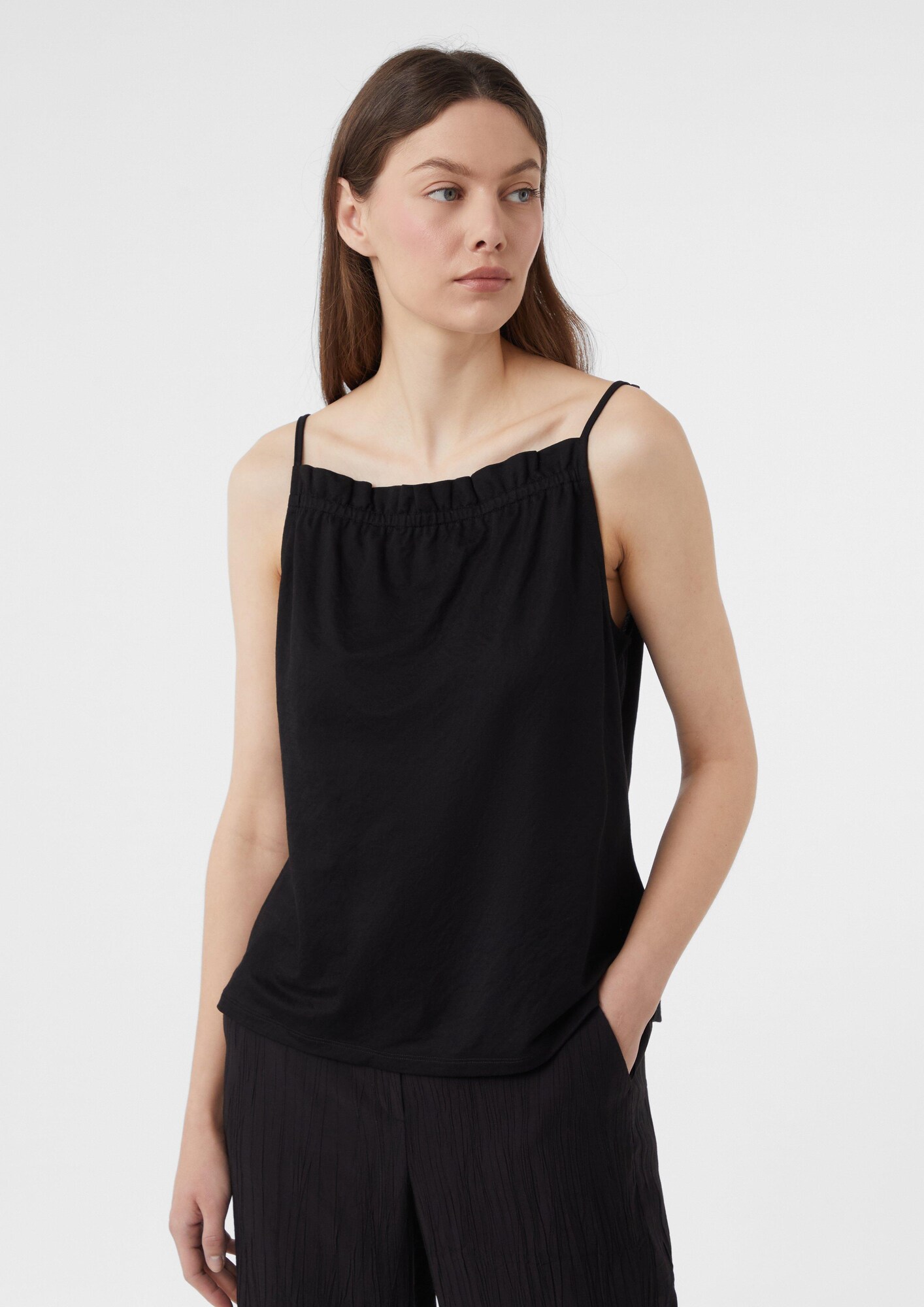 Thumbnail - comma casual identity Top