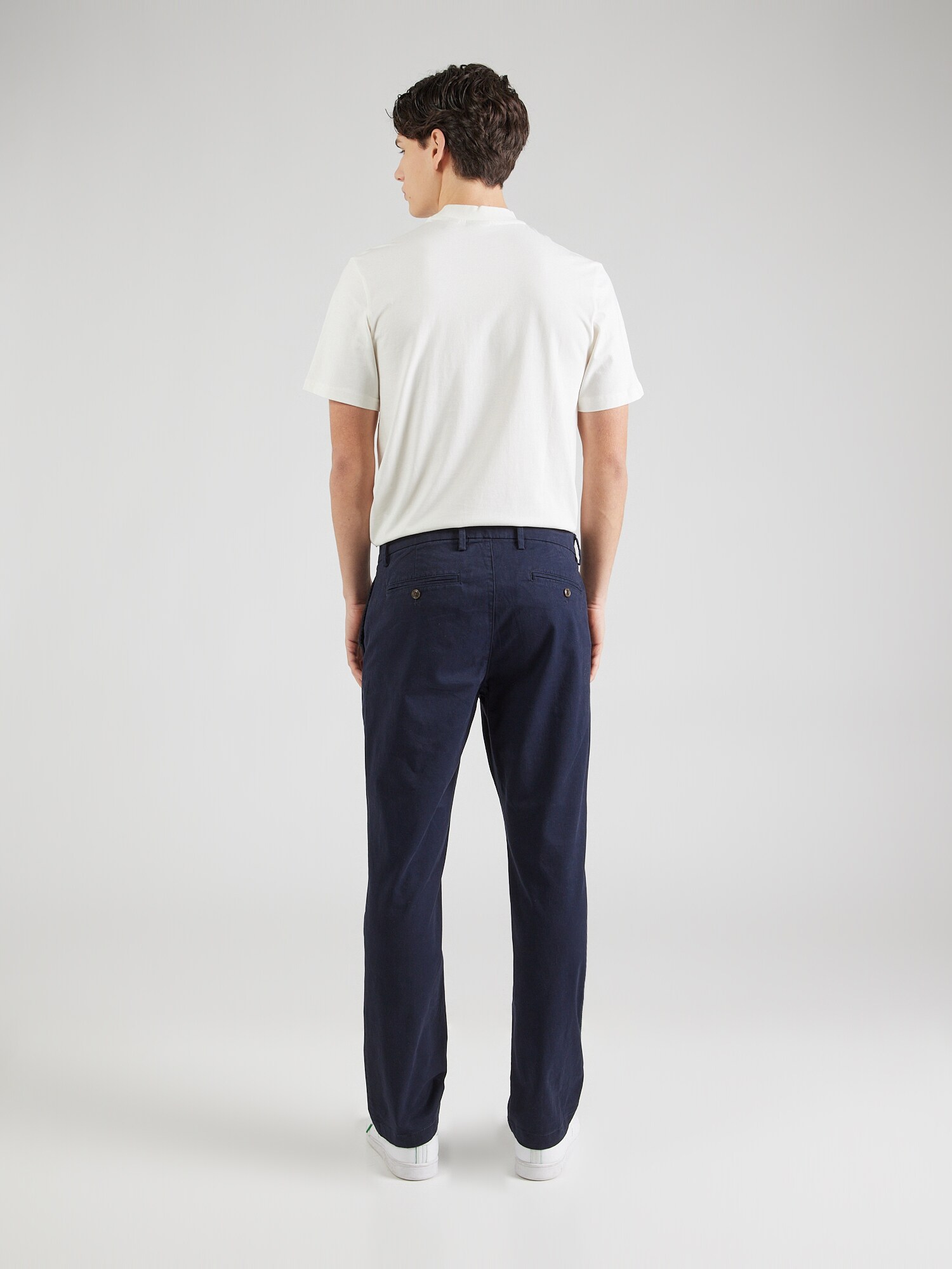 GAP Chino nohavice 'Essential' námornícka modrá (obrázok 3)