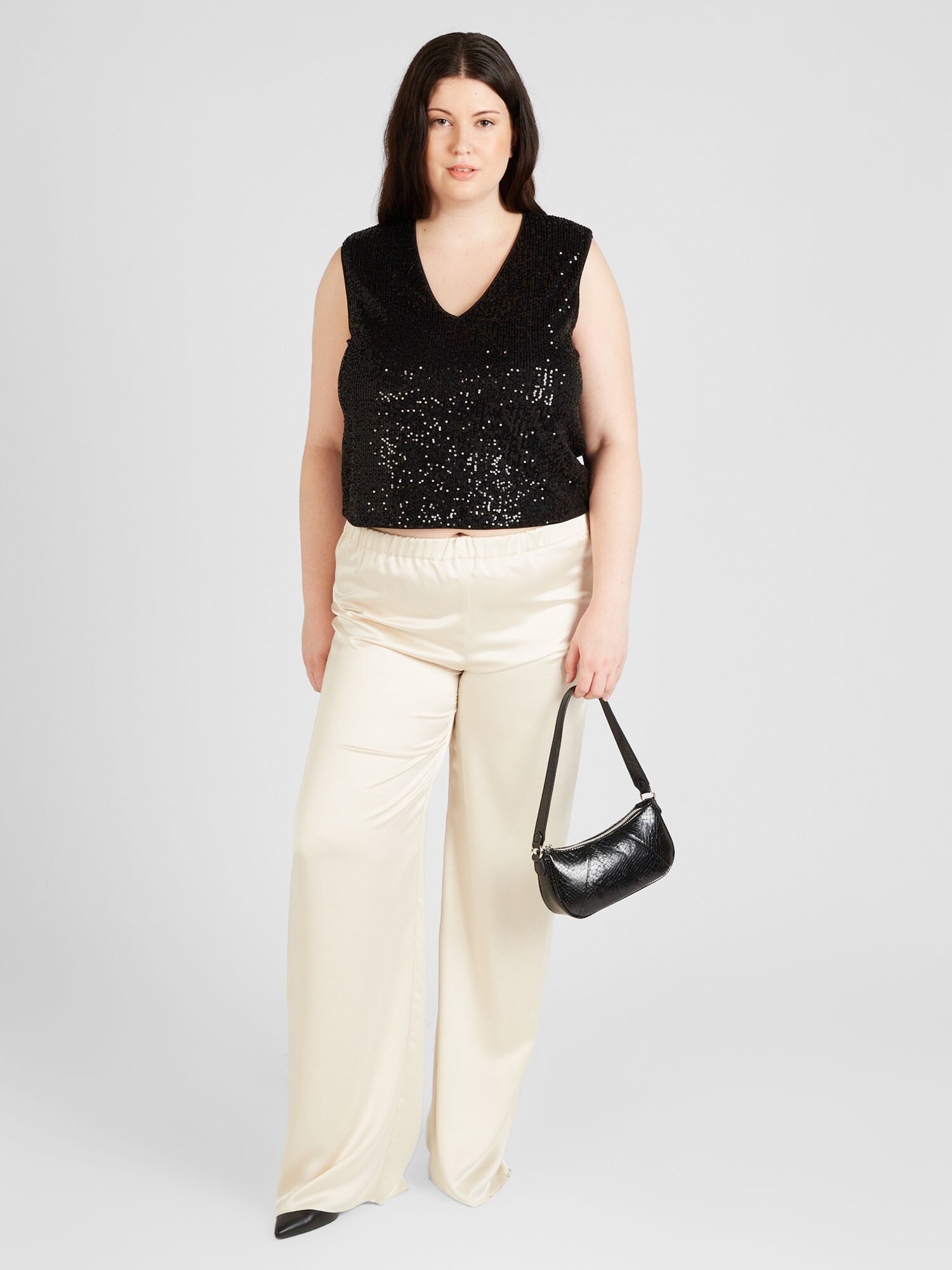 ABOUT YOU Curvy Top 'Eve' čierna (obrázok 4)