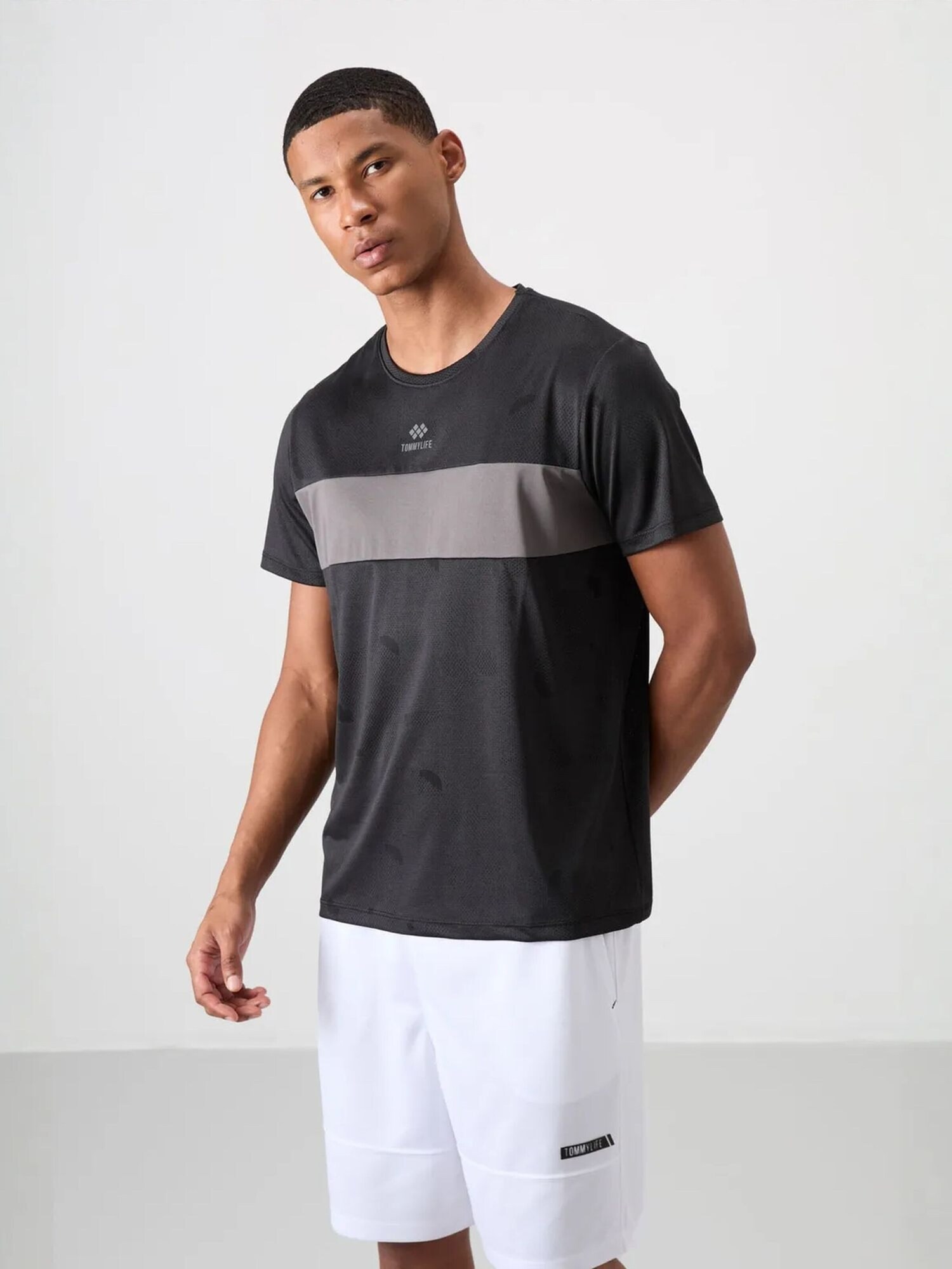 Tommy Life Majica 'T-Shirts' siva / crna