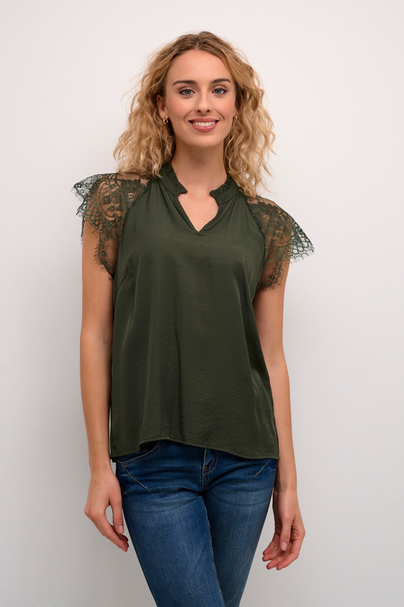 Thumbnail - Cream Bluse Nola