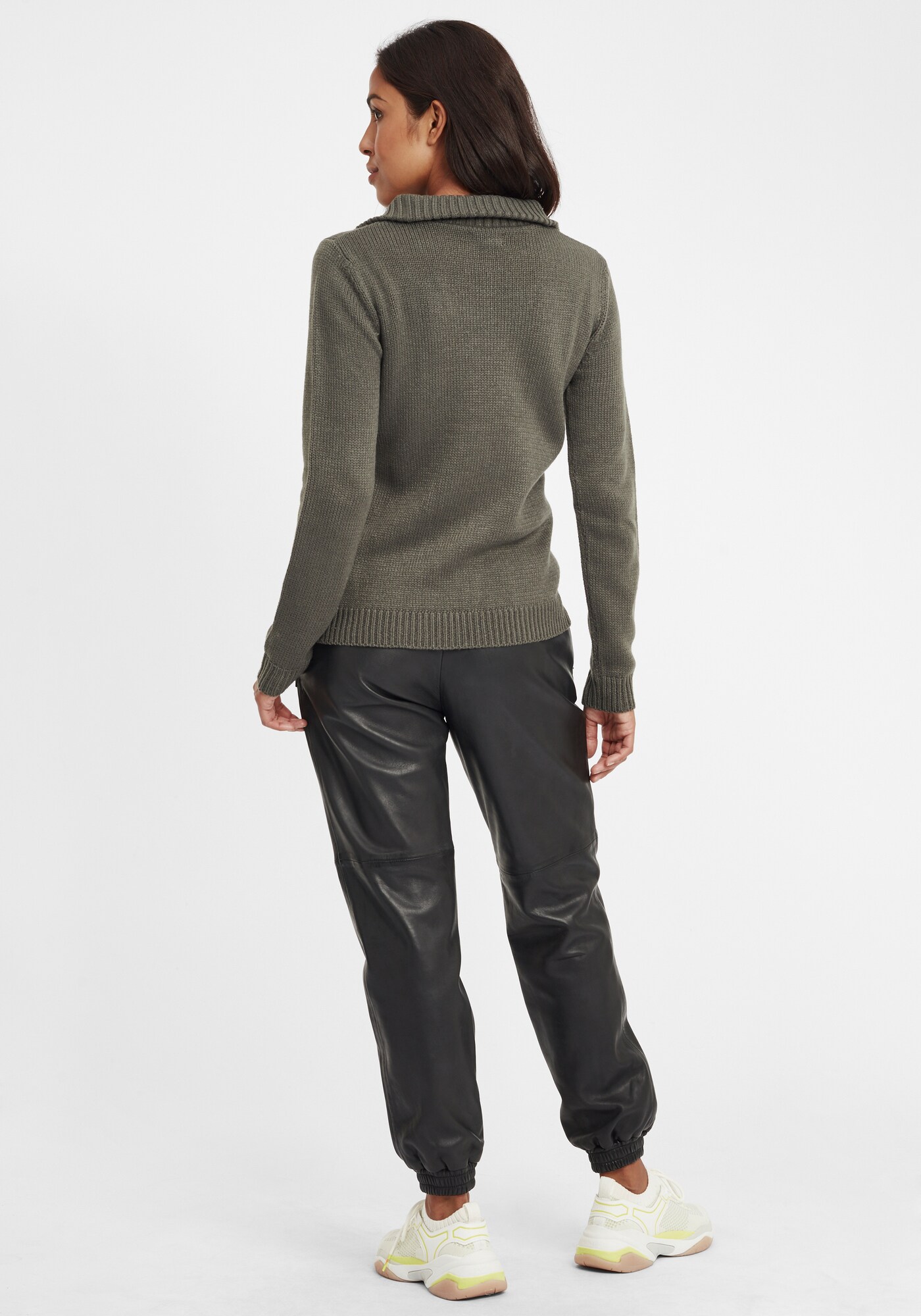 Thumbnail - Oxmo Pullover Carry