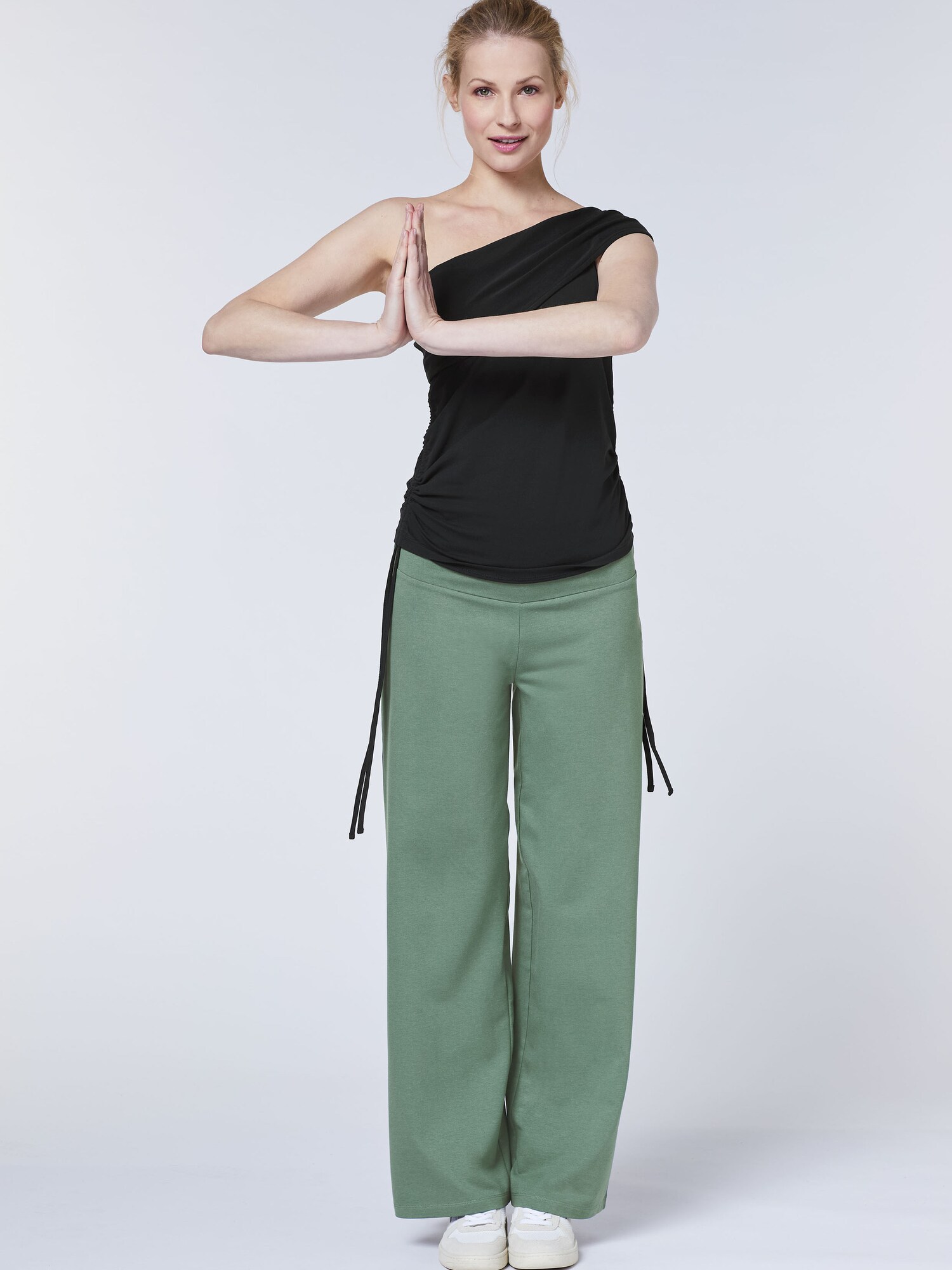 Thumbnail - Top 'Yoga by Caro Cult'