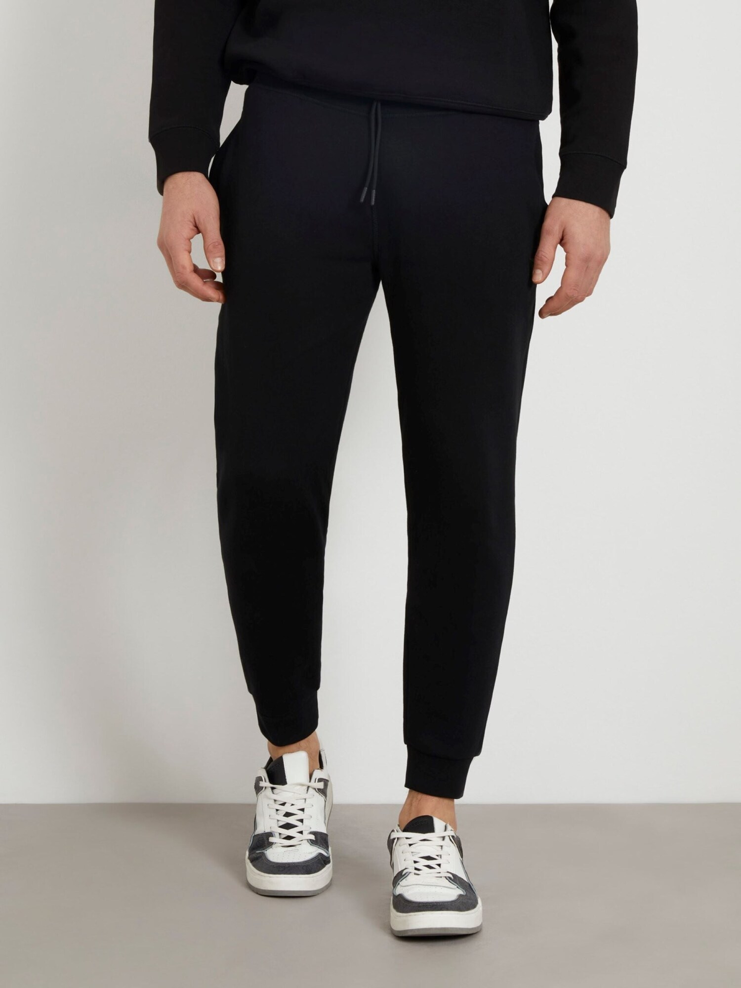 GUESS Pantalón deportivo 'Z2YB22K9V31' negro – imagen 3
