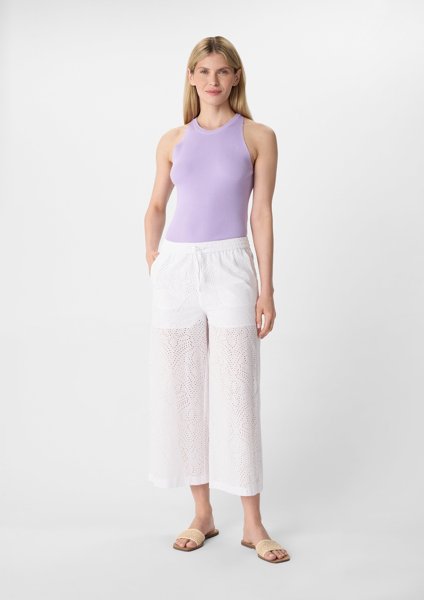 Thumbnail - comma casual identity Hose