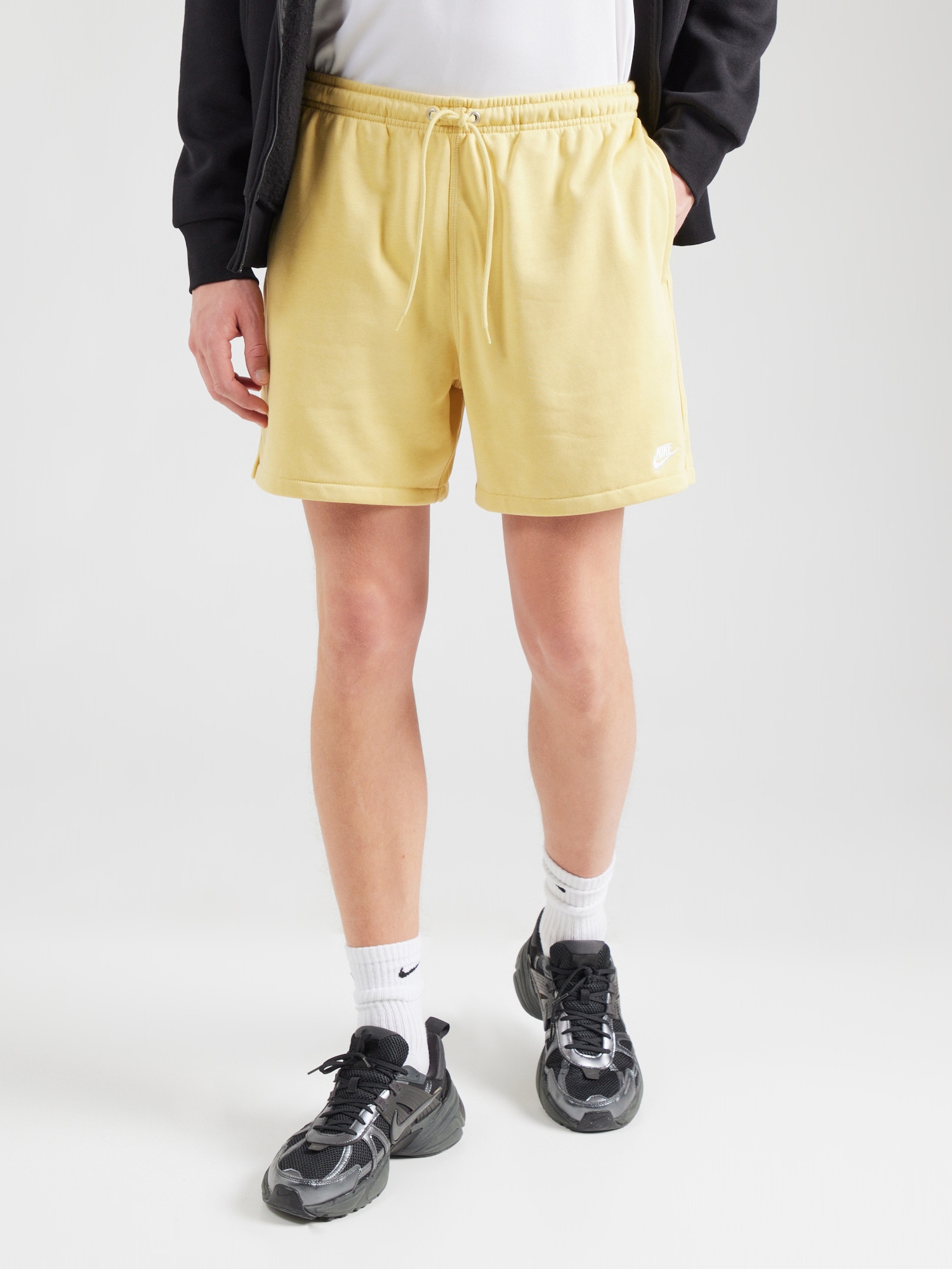 Nike Sportswear Nadrág 'CLUB'  sárga termék 2. képe