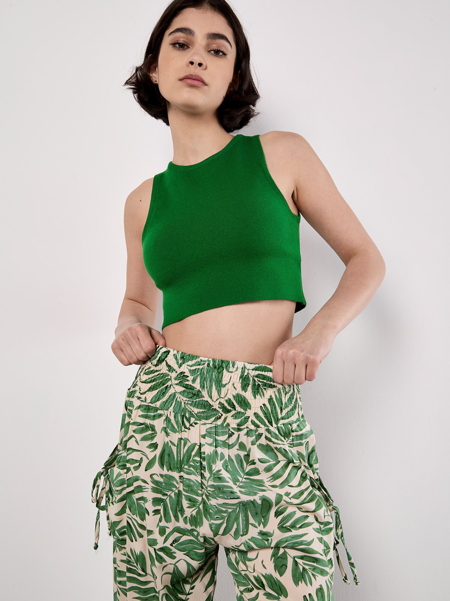 Thumbnail - Apricot Tropical Leaf Print Tapered Joggers