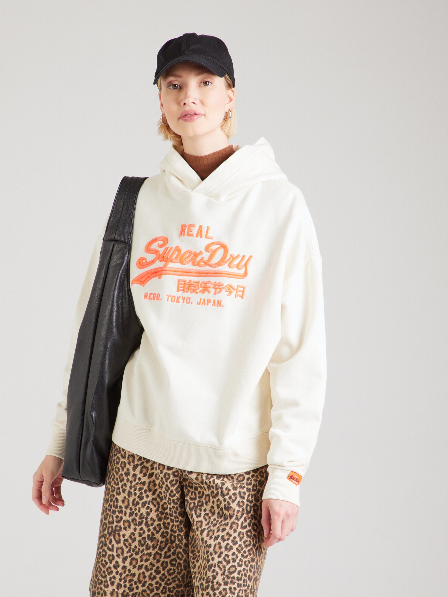 Superdry Tréning póló  krém / lazac termék 2. képe