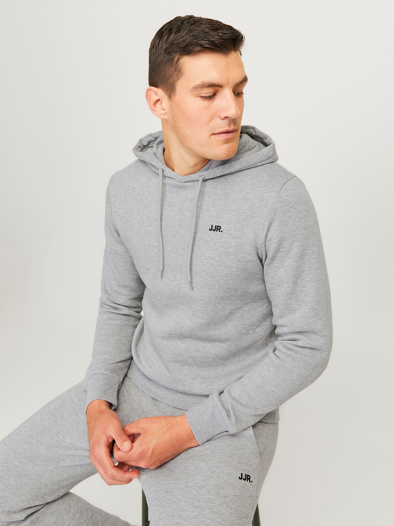 JJ Rebel Joggingová súprava svetlosivá (obrázok 4)
