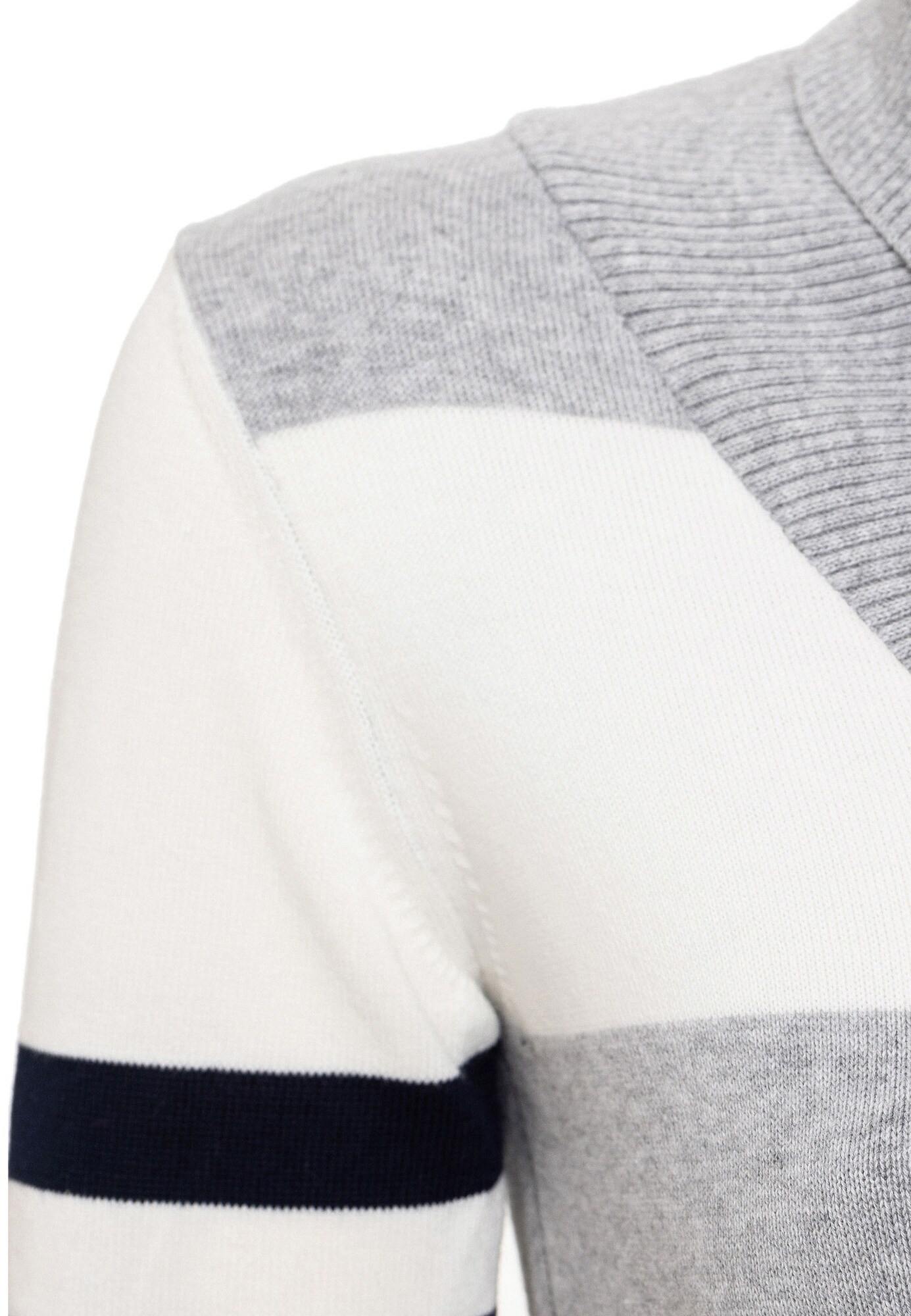 Thumbnail - Pullover