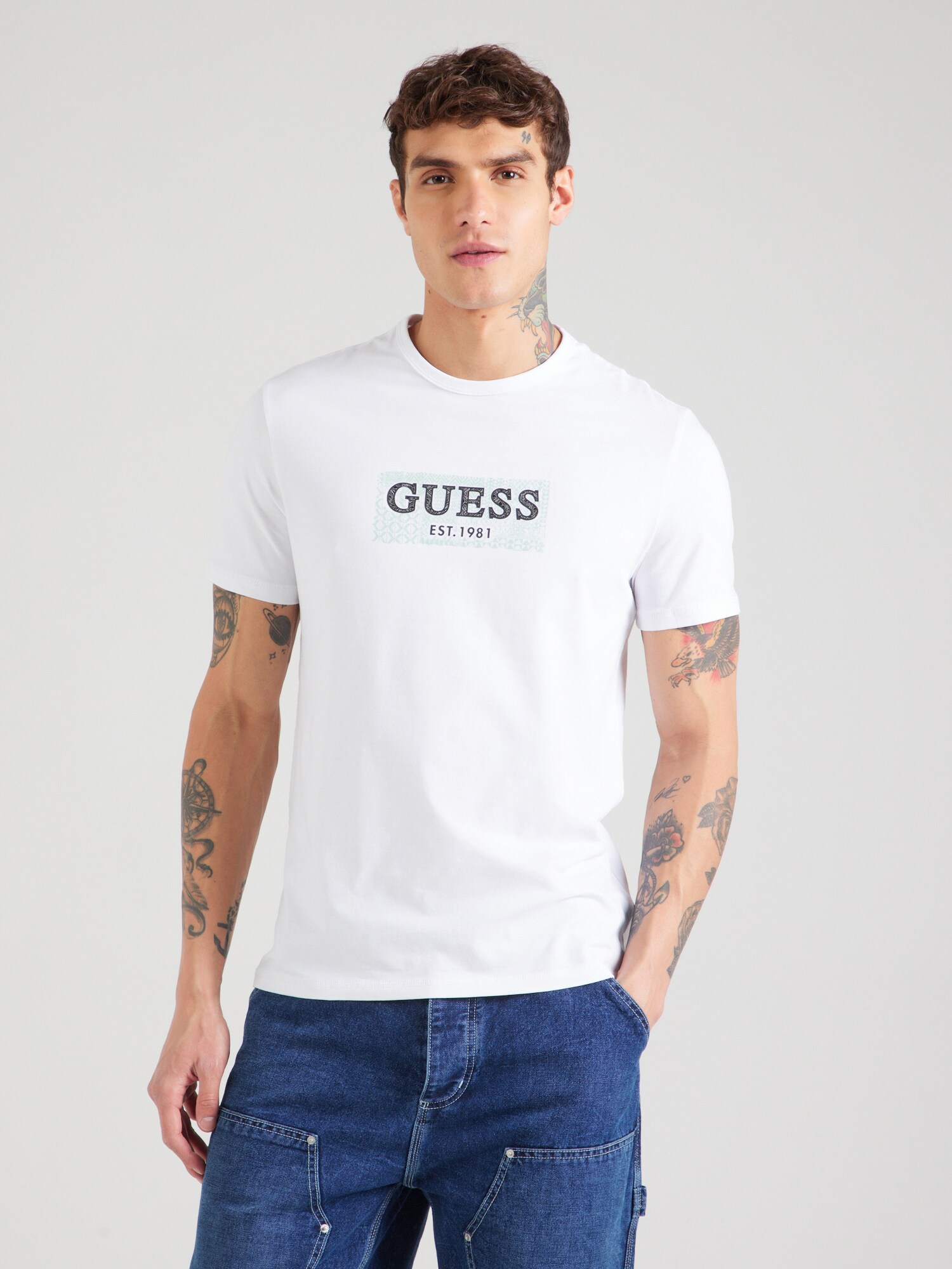 GUESS Póló  menta / fekete / fehér termék 2. képe