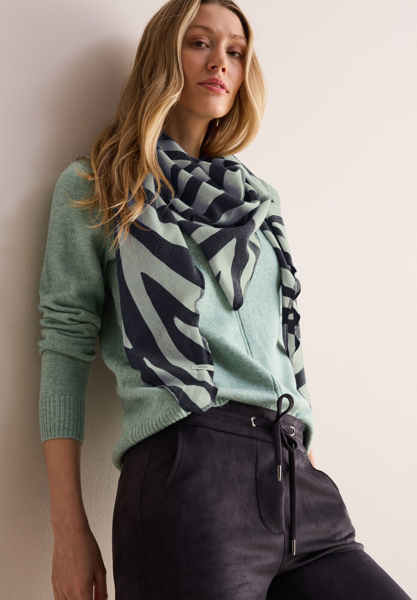 Thumbnail - CECIL Kuscheliges Dreieckstuch