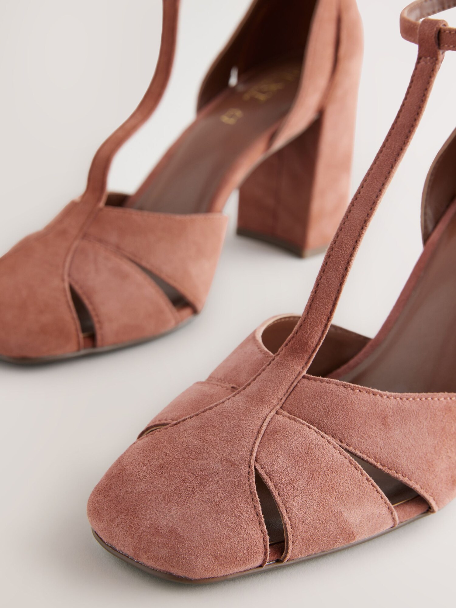 Thumbnail - Next Pumps