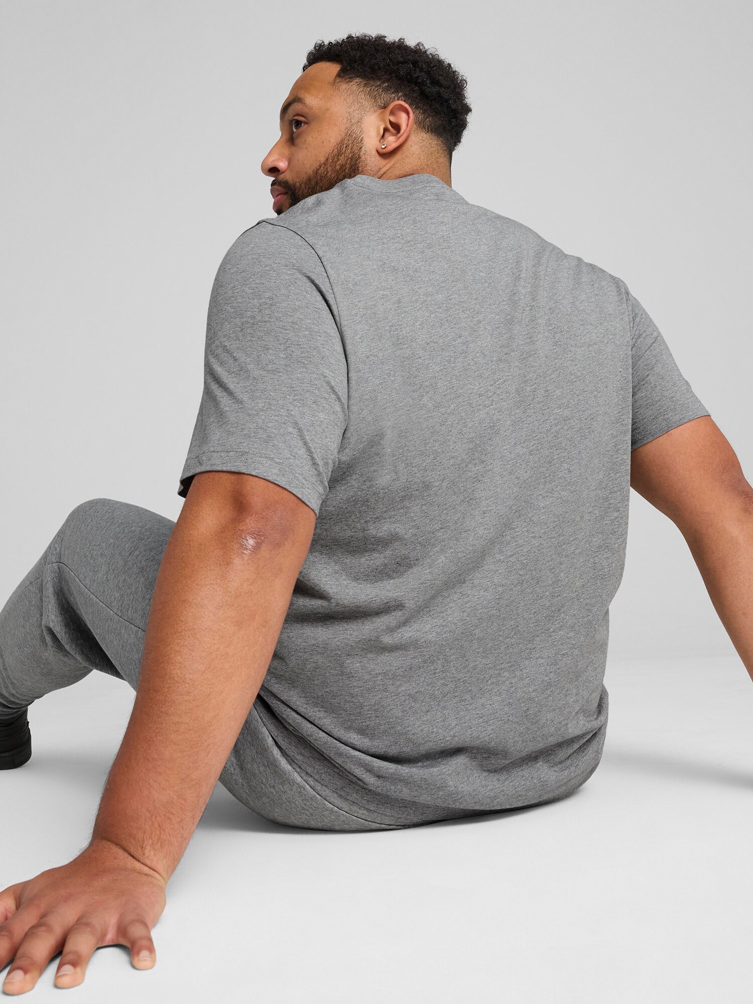 Thumbnail - T-Shirt 'Essentials No. 1'