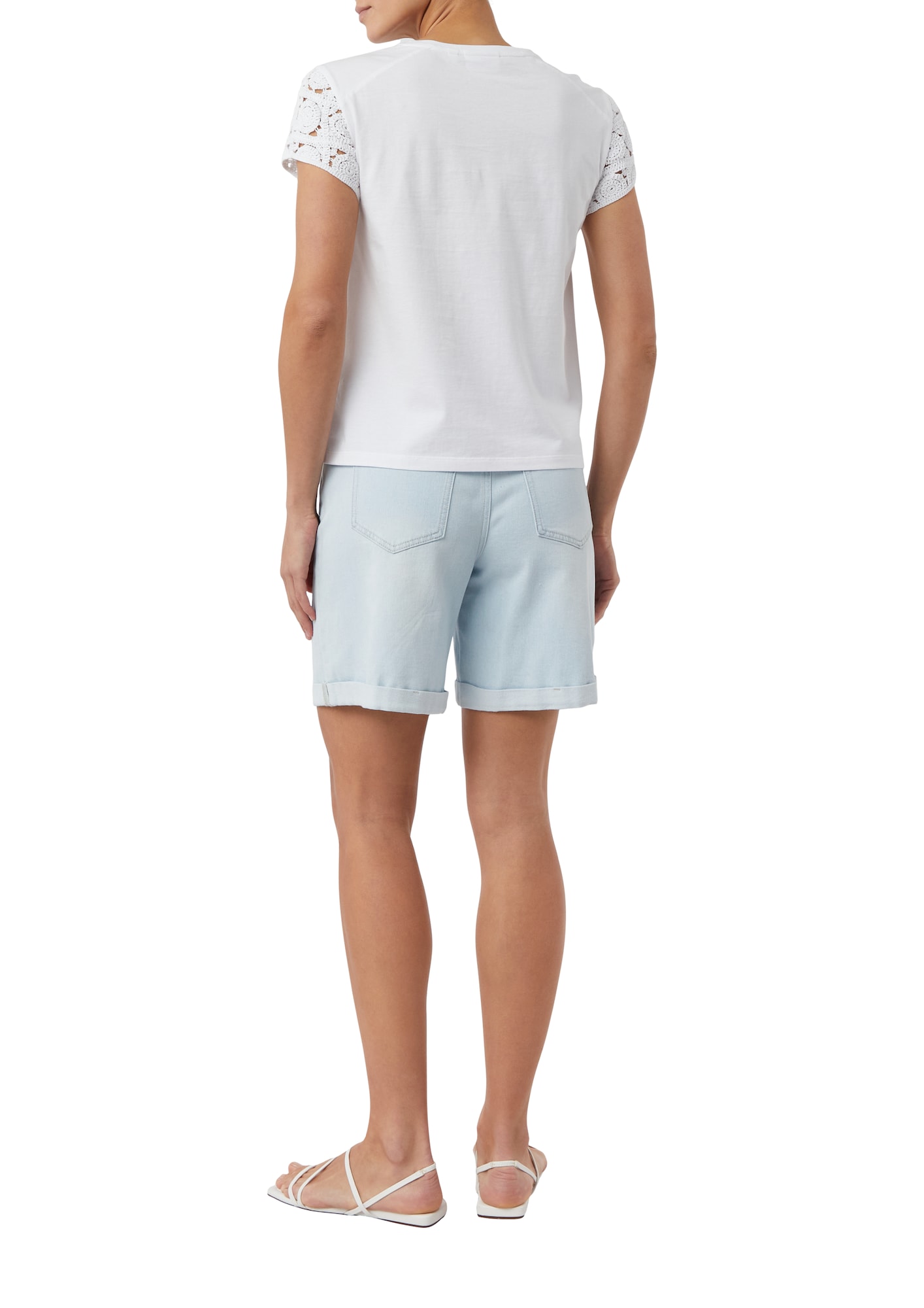 Thumbnail - comma casual identity T-Shirt