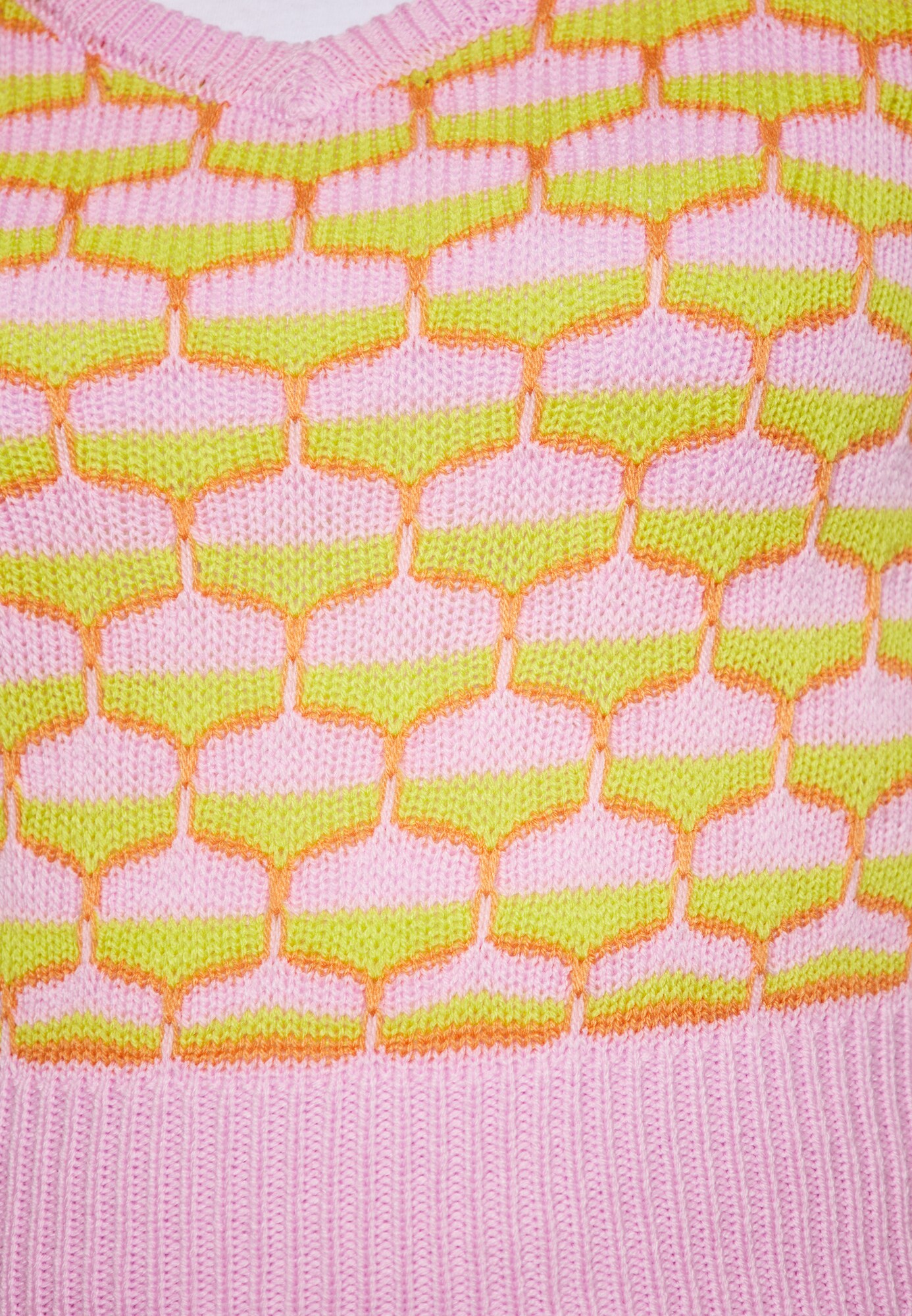 Thumbnail - swirly Strickweste