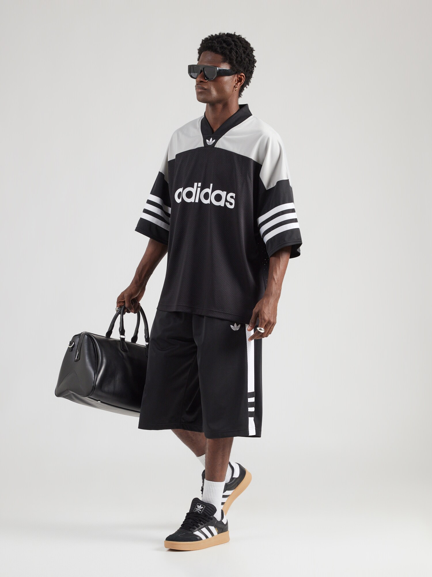 ADIDAS ORIGINALS Camiseta 'Adicolor Oversized Football'  gris / negro / blanco – imagen 3