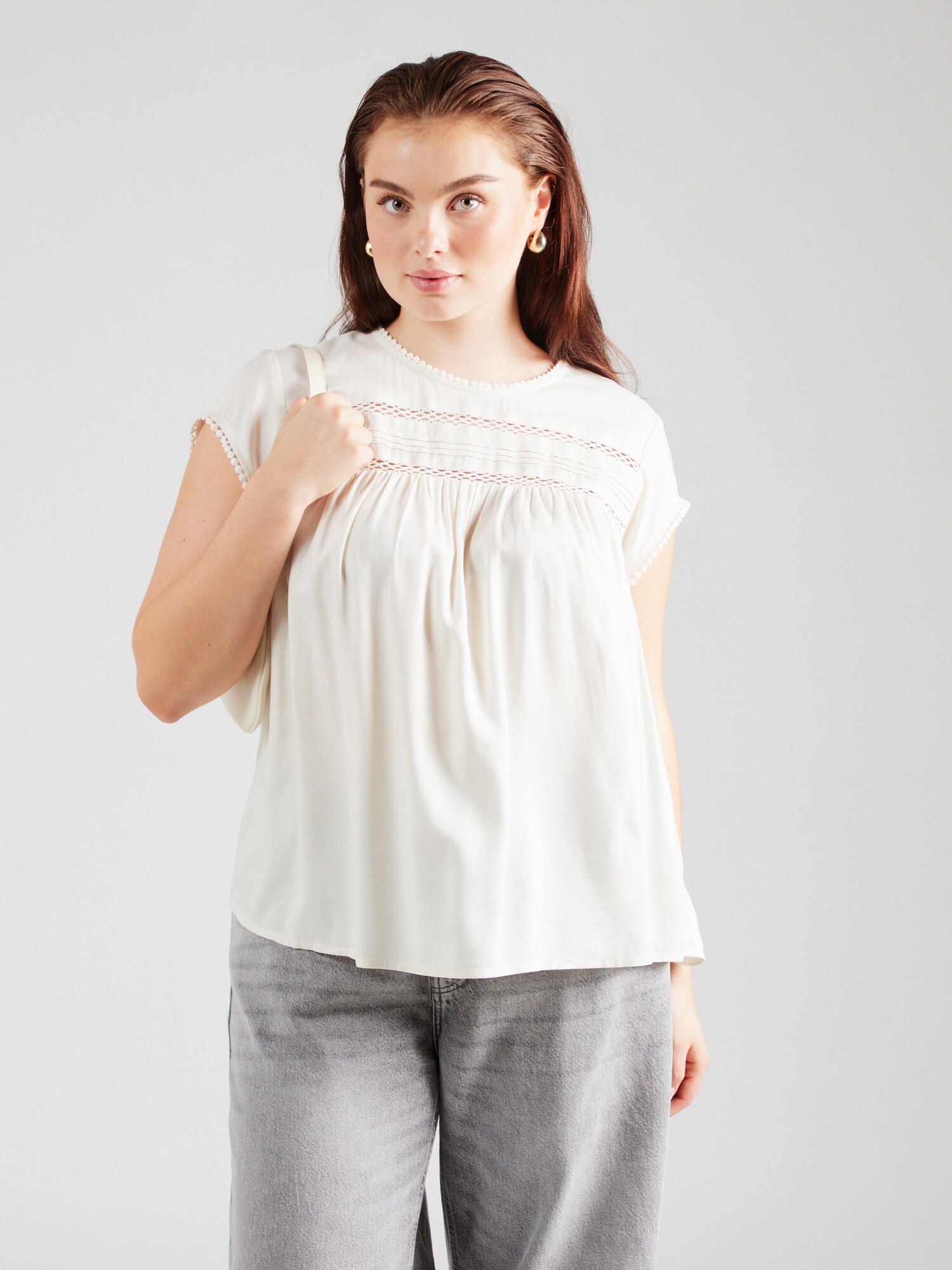 Vero Moda Curve Blúz 'VMDebbie'  piszkosfehér termék 2. képe