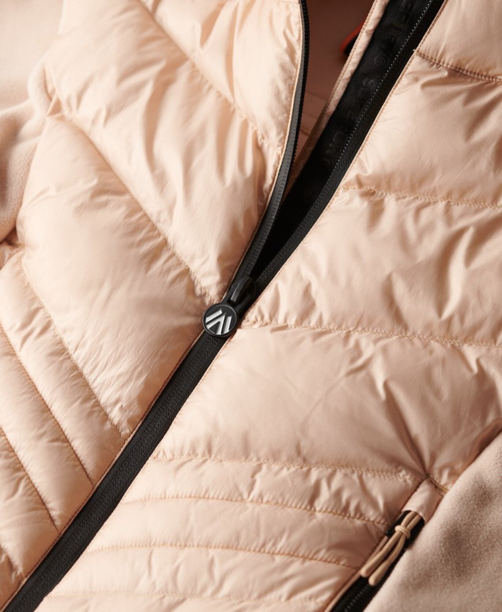 Superdry & Co Flisová bunda 'Storm' telová (obrázok 5)