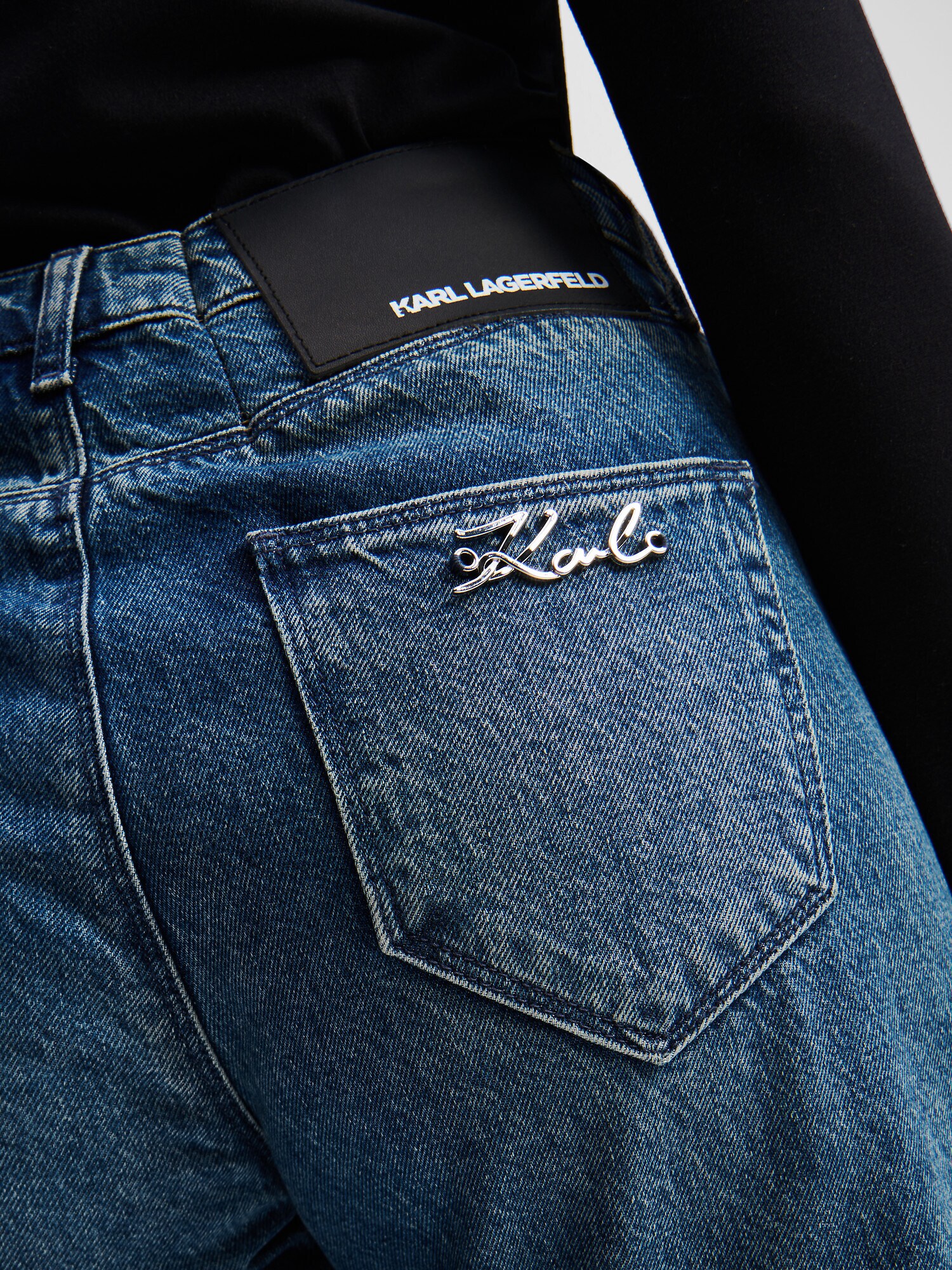 Thumbnail - Jeans