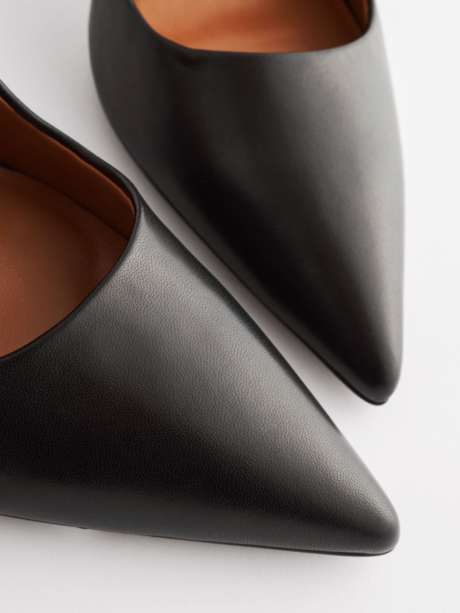 Thumbnail - Next Pumps