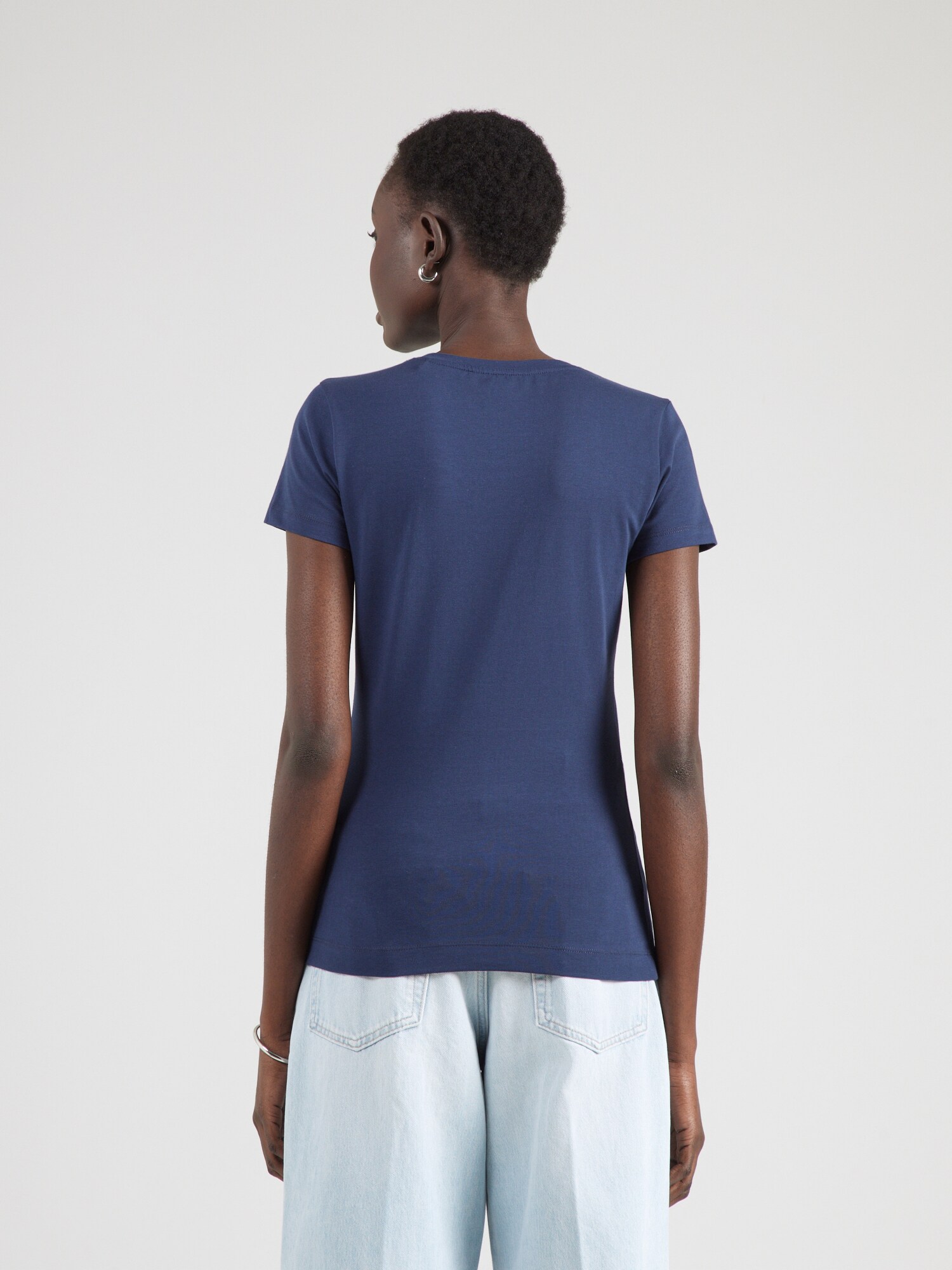 GUESS Camiseta azul oscuro / marrón / rojo / blanco – imagen 3