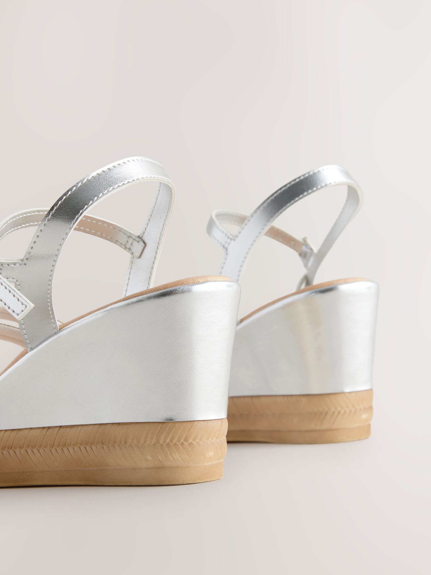 Thumbnail - Next Sandale