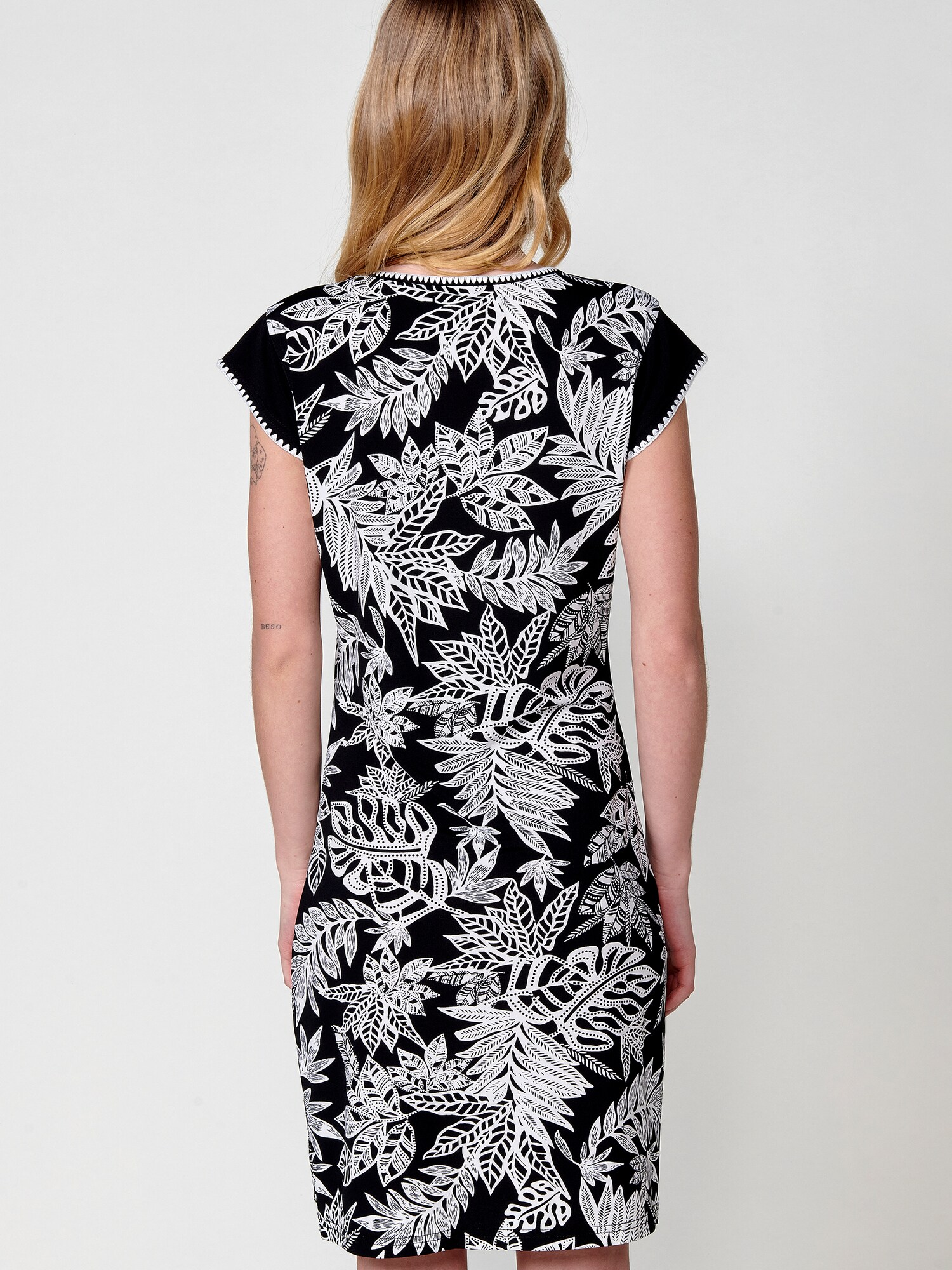 Thumbnail - KOROSHI Kleid