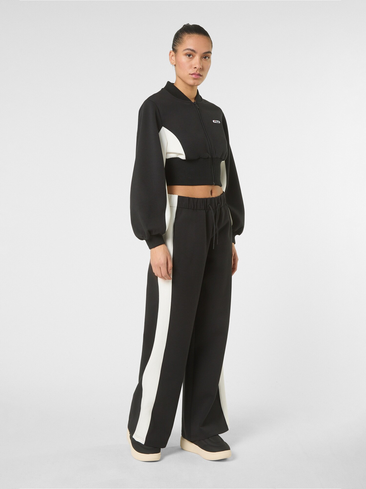 FILA Pantalón 'LECORE wide contrast panel scuba track pants' negro – imagen 3