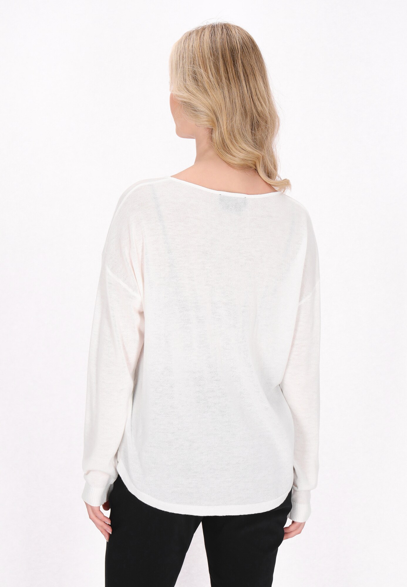 Thumbnail - usha BLACK LABEL Pullover