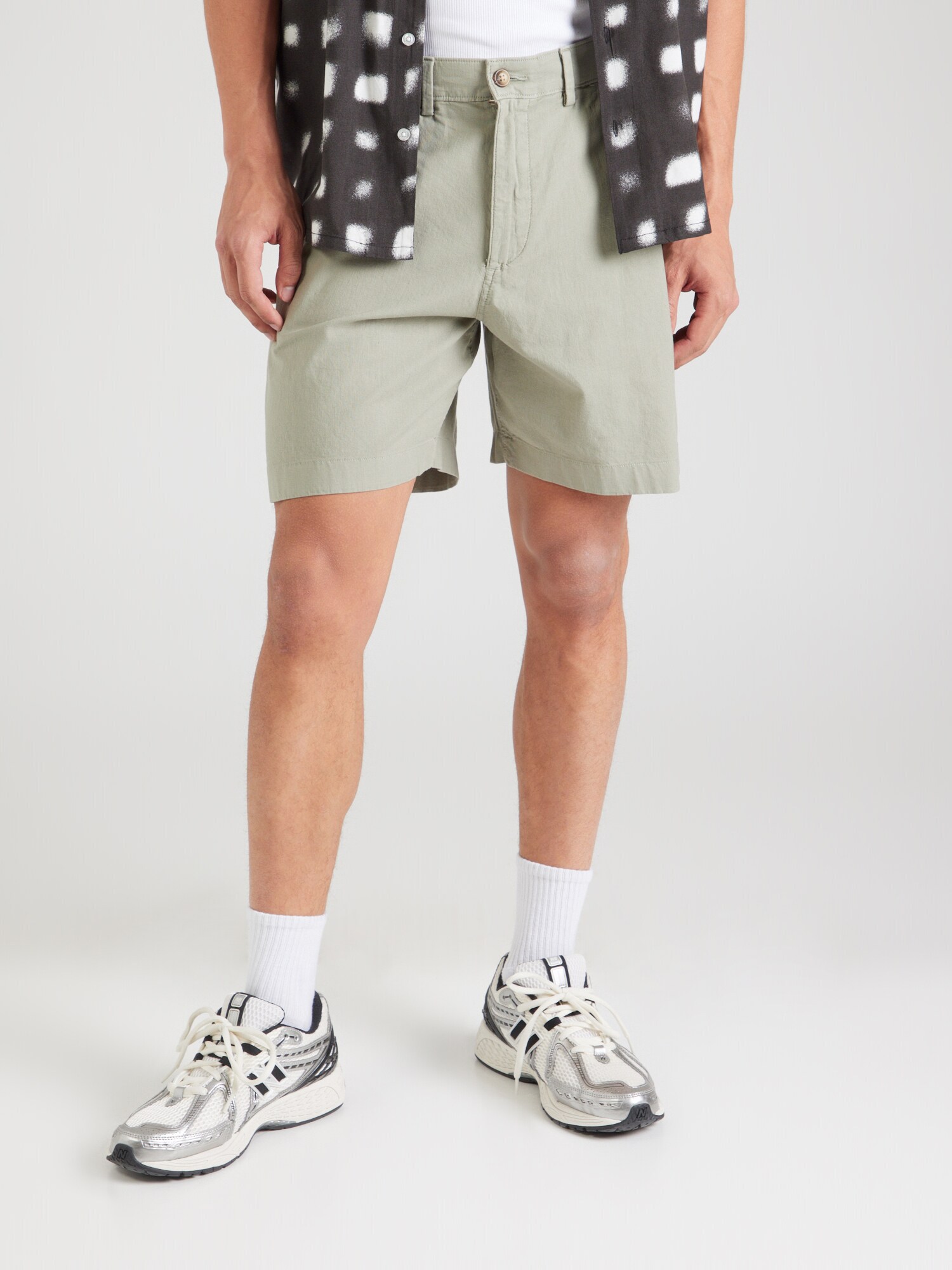 Abercrombie & Fitch Chino nadrág  pasztellzöld termék 2. képe