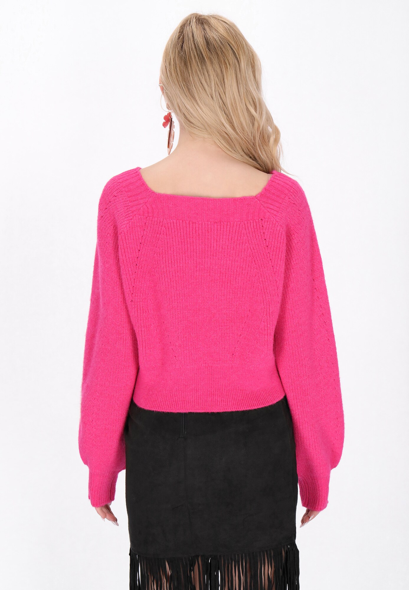 Thumbnail - IZIA Pullover Fashion Look