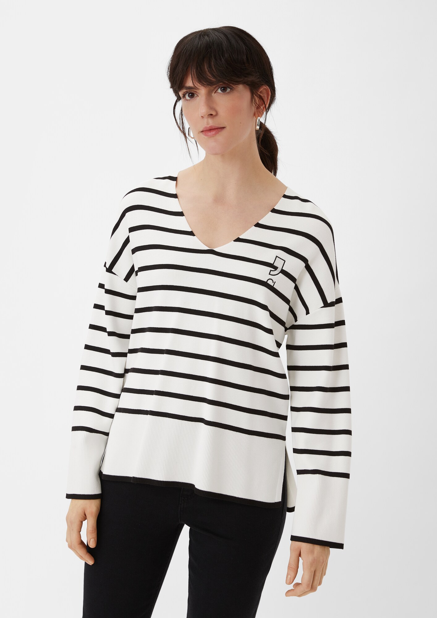 Thumbnail - comma casual identity Pullover