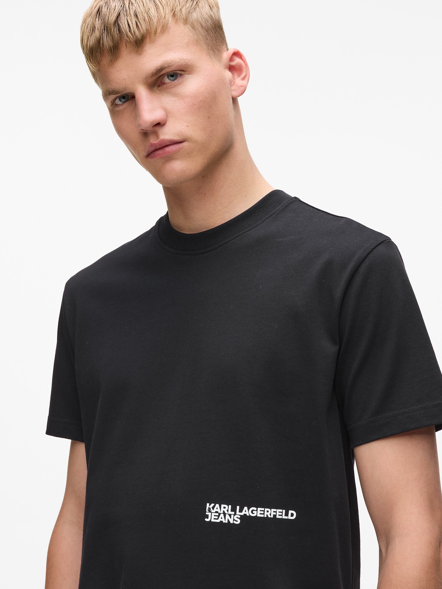 KARL LAGERFELD JEANS Tričko 'KARLISM' vodová / čierna / biela (obrázok 4)
