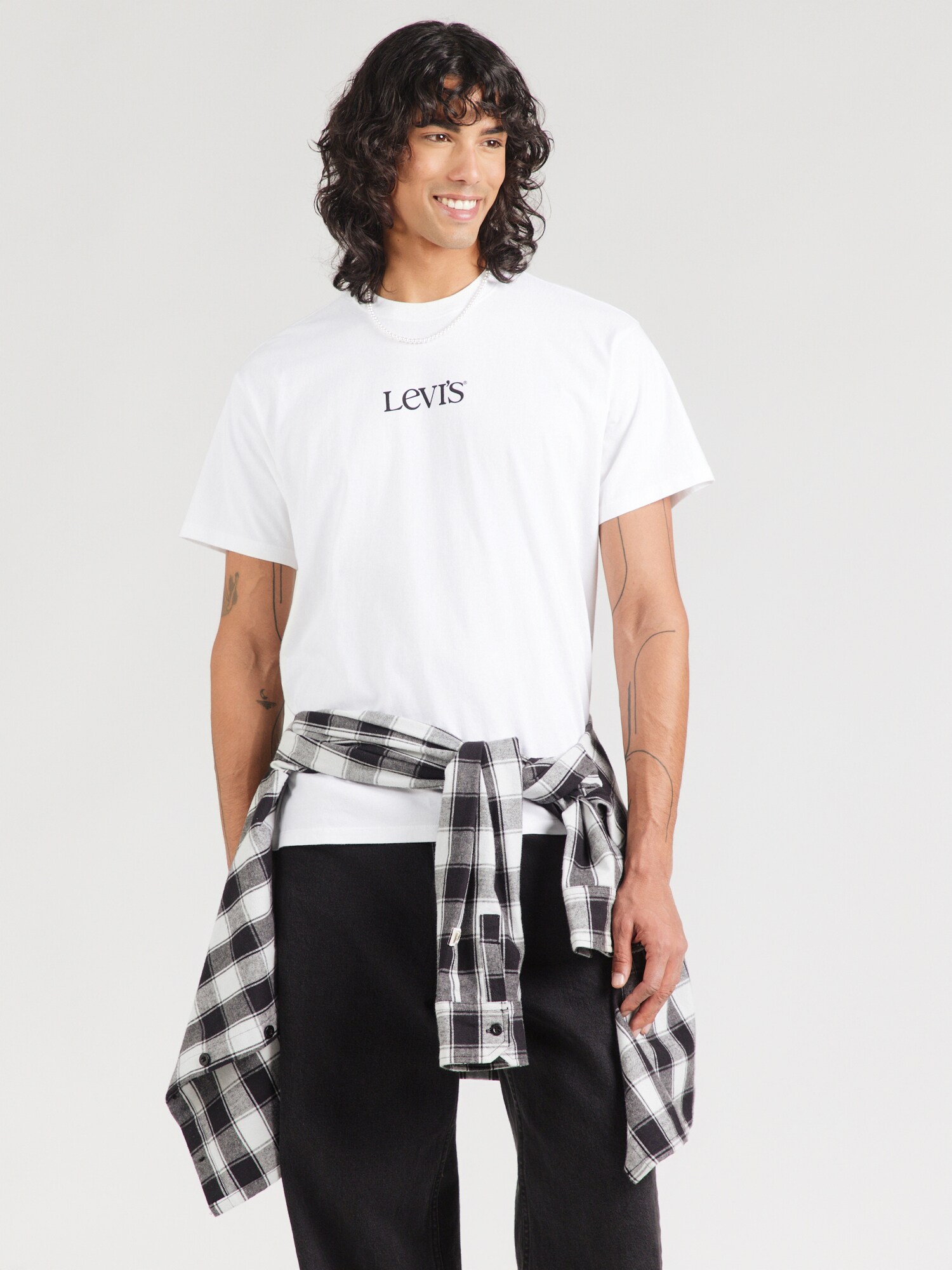 LEVI'S ® Camiseta 'Vintage Fit Graphic Tee' negro / blanco – imagen 2