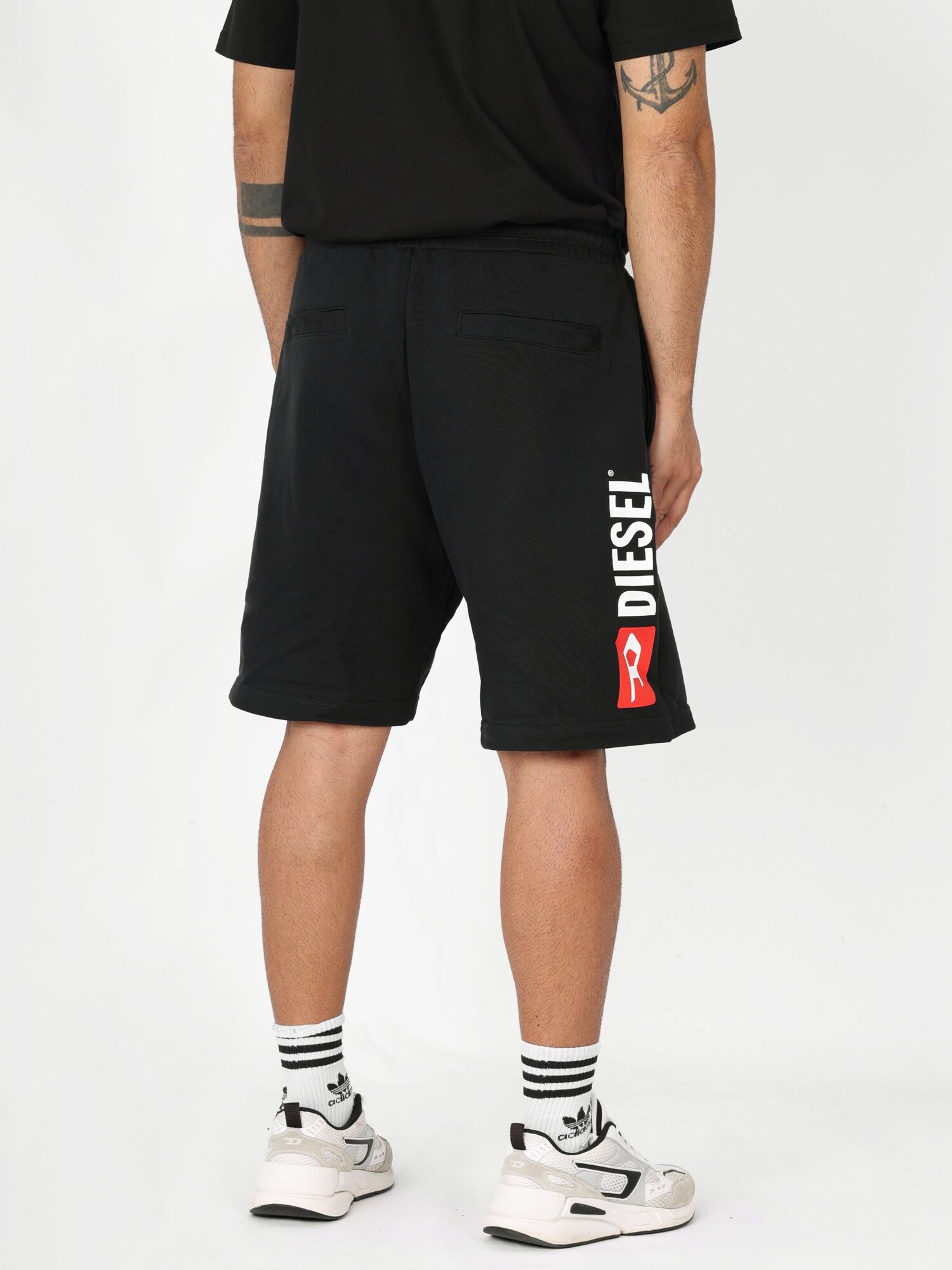 DIESEL Pantalón deportivo 'P-CROW SWEAT SHORTS' negro – imagen 3