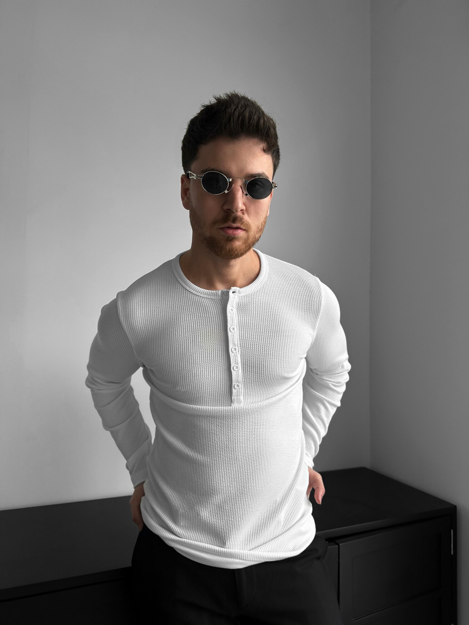 Kleidermafia Camiseta 'Slim Fit Long Arm Button T-shirt - Ecru' blanco