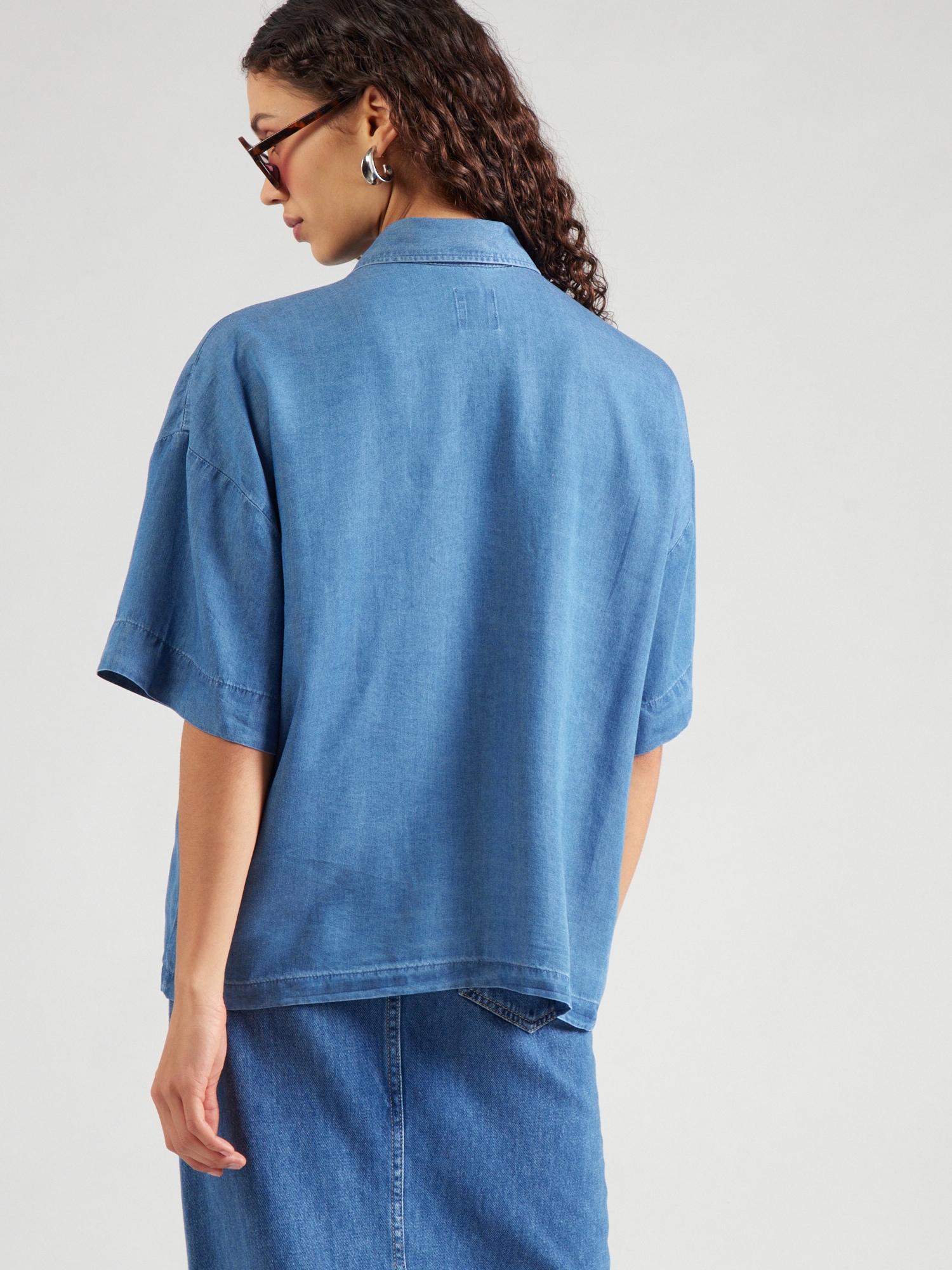 Thumbnail - Sublevel Bluse