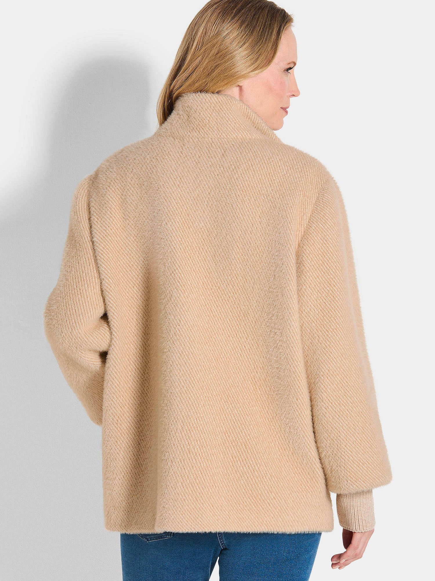 Thumbnail - Goldner Jacke