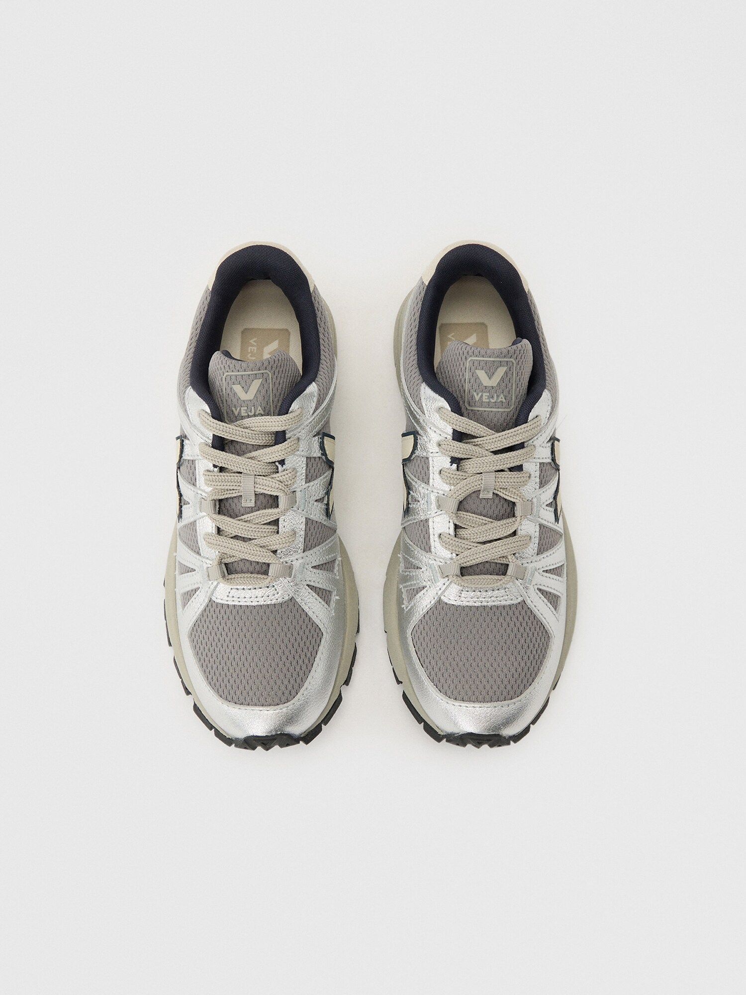 Veja Zapatillas deportivas bajas 'SALAR LT' beige claro / gris plateado / plata – imagen 3