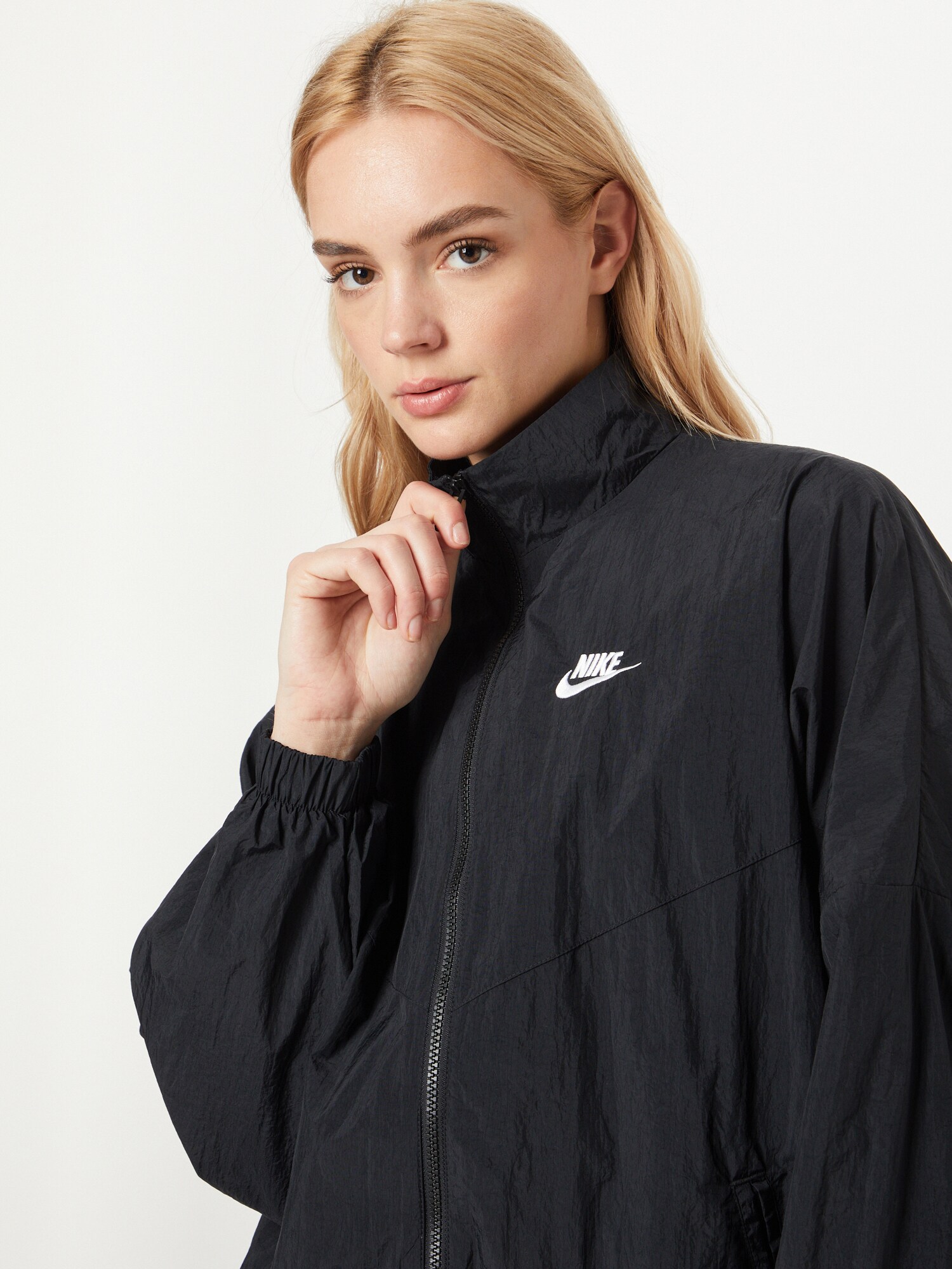Nike Sportswear Prechodná bunda  čierna (obrázok 5)