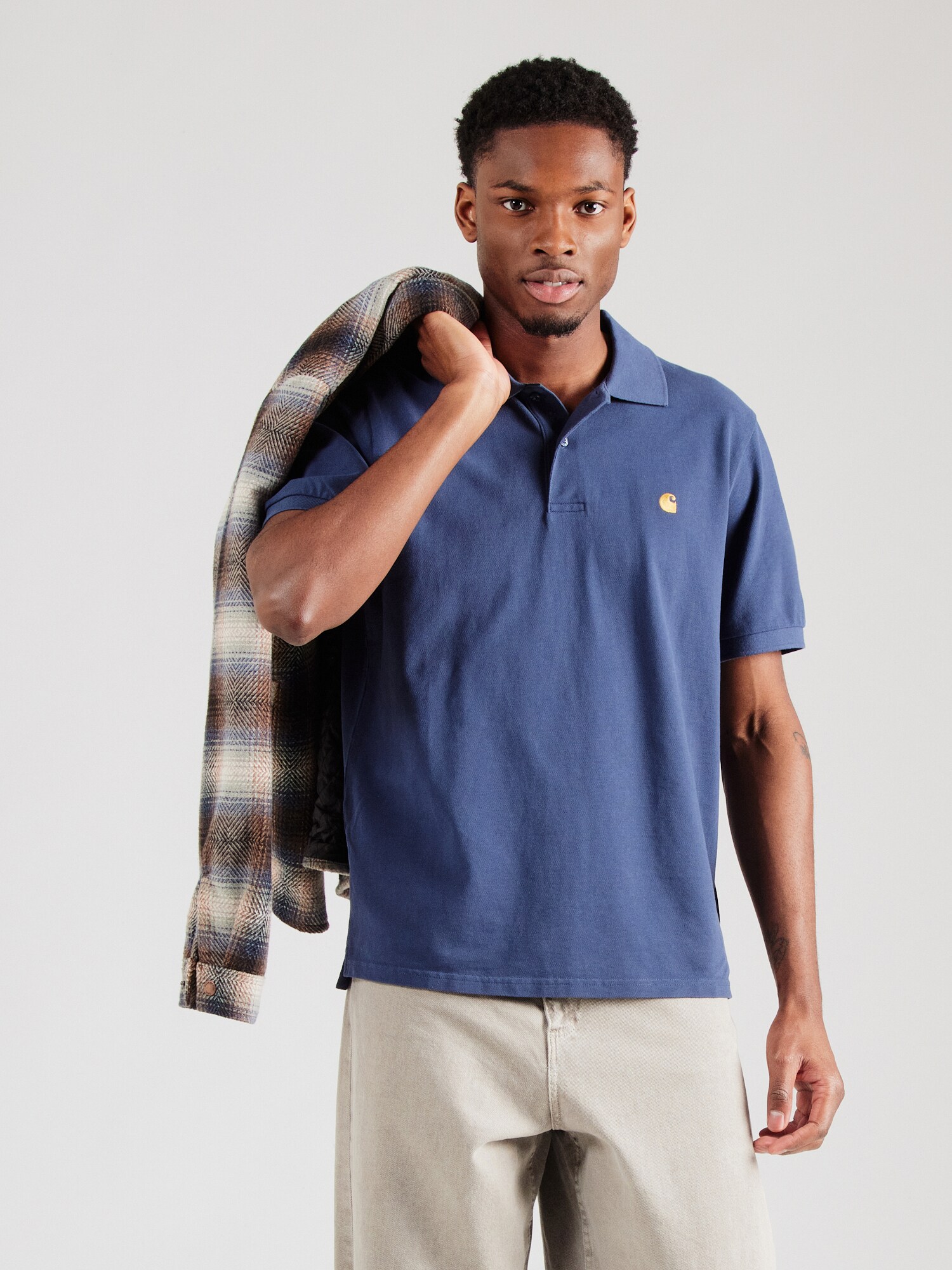 Carhartt WIP Póló 'Chase'  kék / arany termék 2. képe